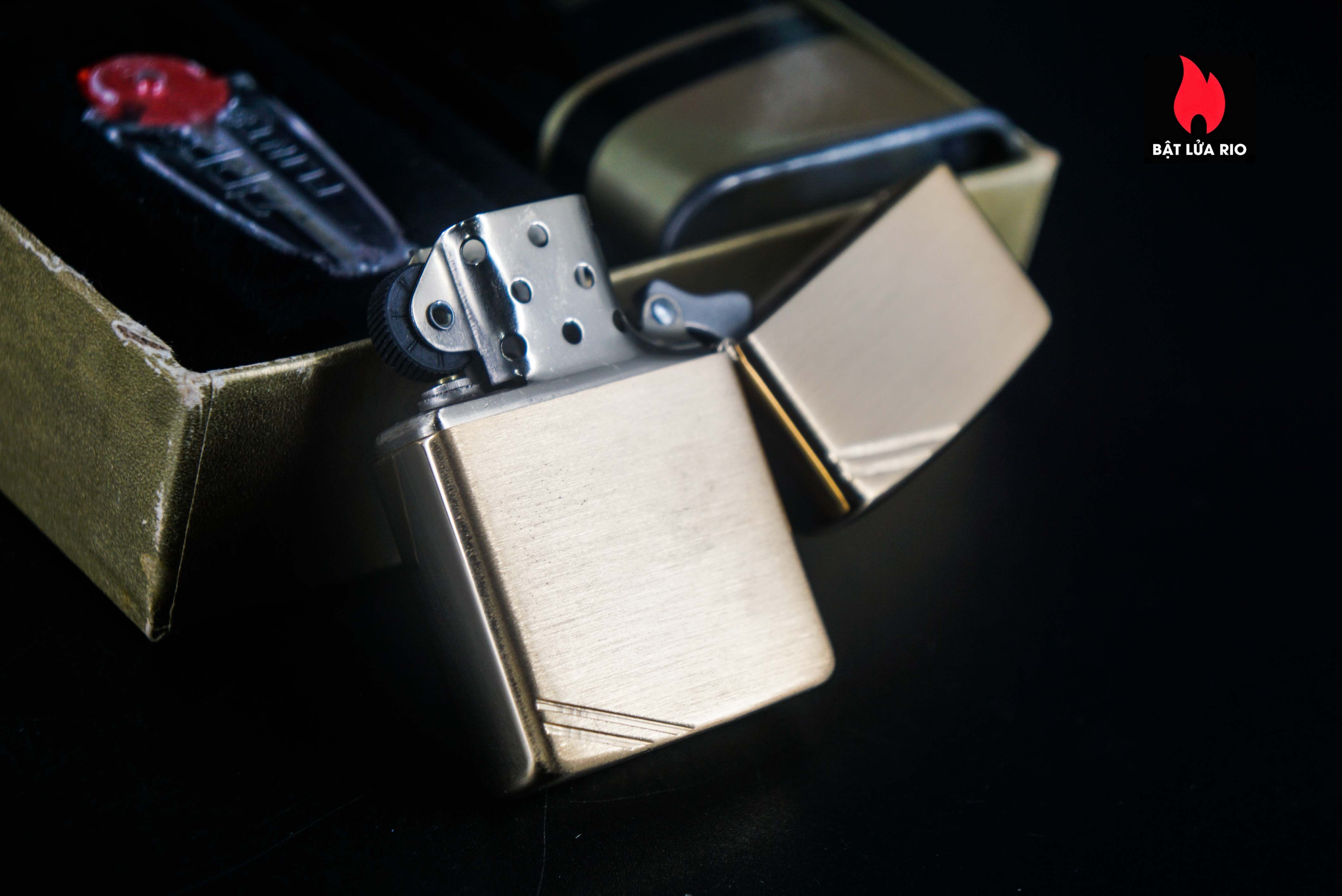 Zippo Gift Set 1932 - 1982 – Kỷ Niệm 50 Năm Thành Lập Hãng Zippo – 50th Anniversary – Employee 19