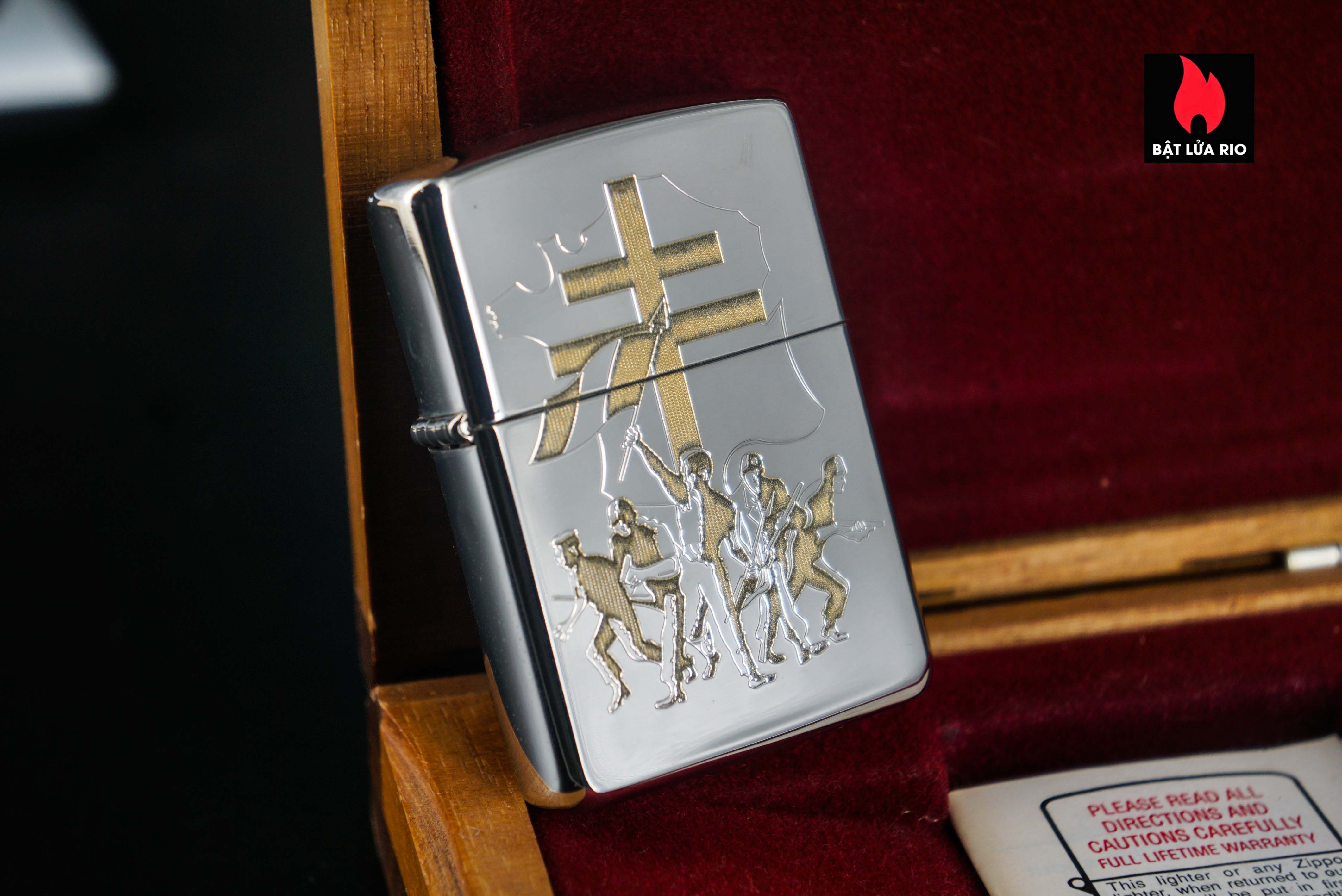 Zippo La Mã 1995 – Victoire Pour La Liberte 1945-1995 – Silver Plate – Limited 195/500