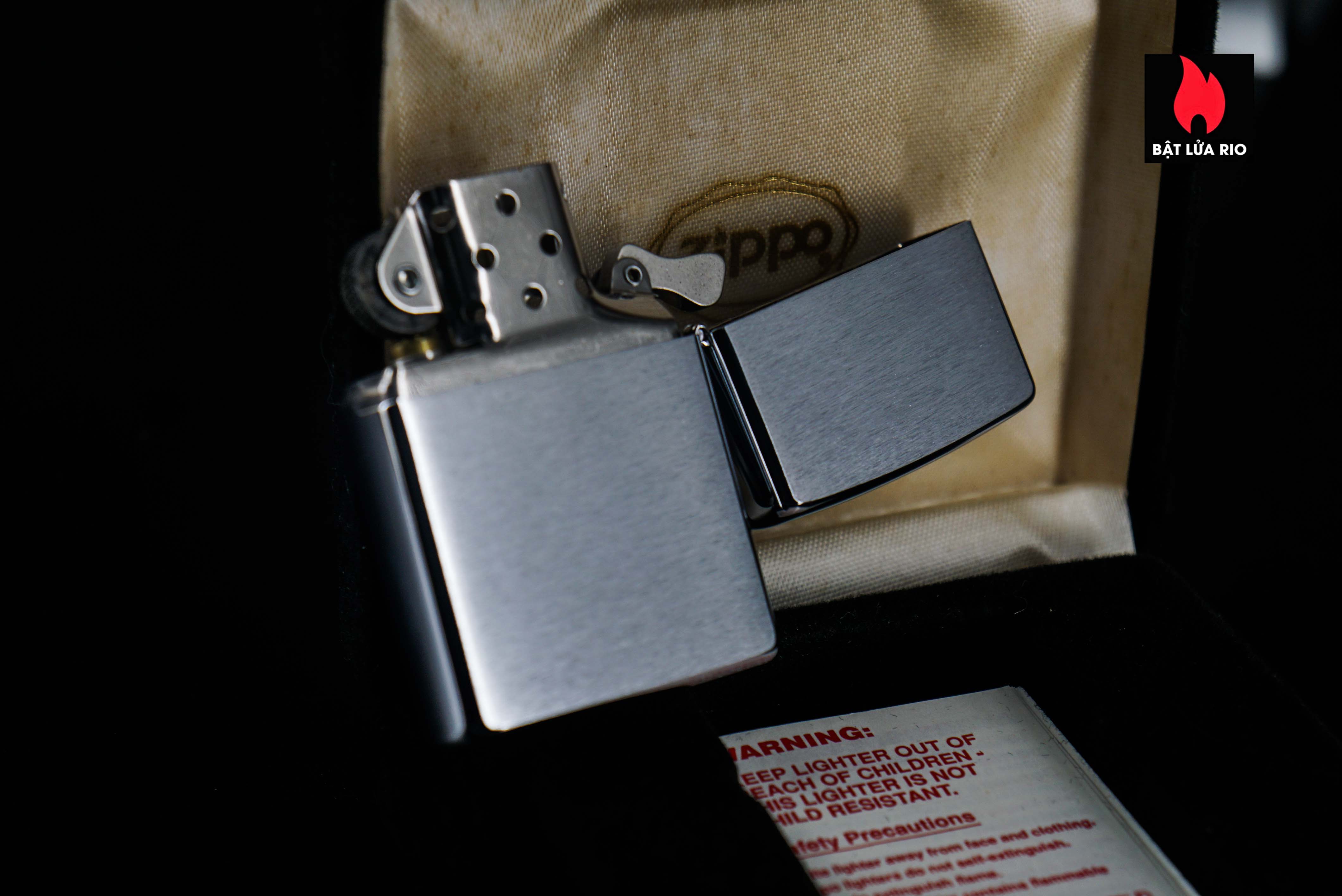 Zippo La Mã 1996 – Founder’s Lighter Brushed Chrome 11