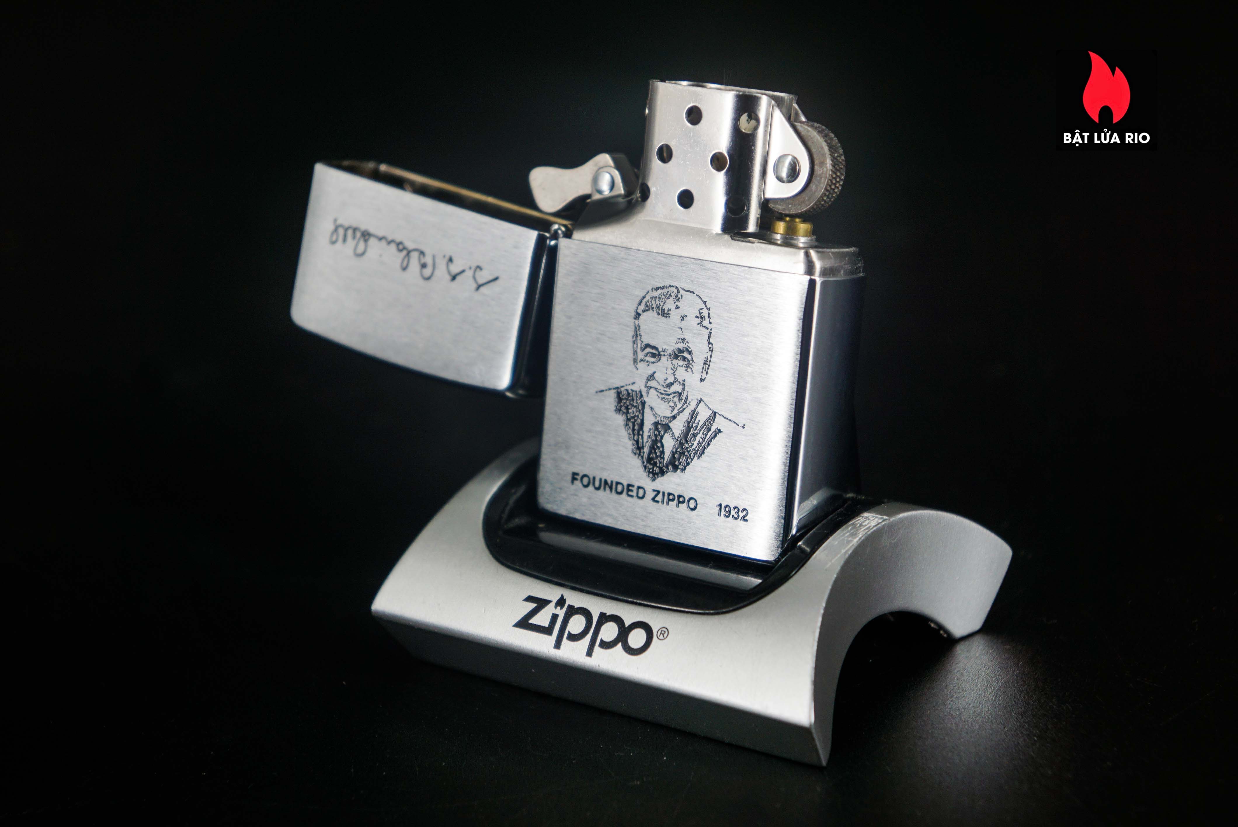 Zippo La Mã 1996 – Founder’s Lighter Brushed Chrome 3