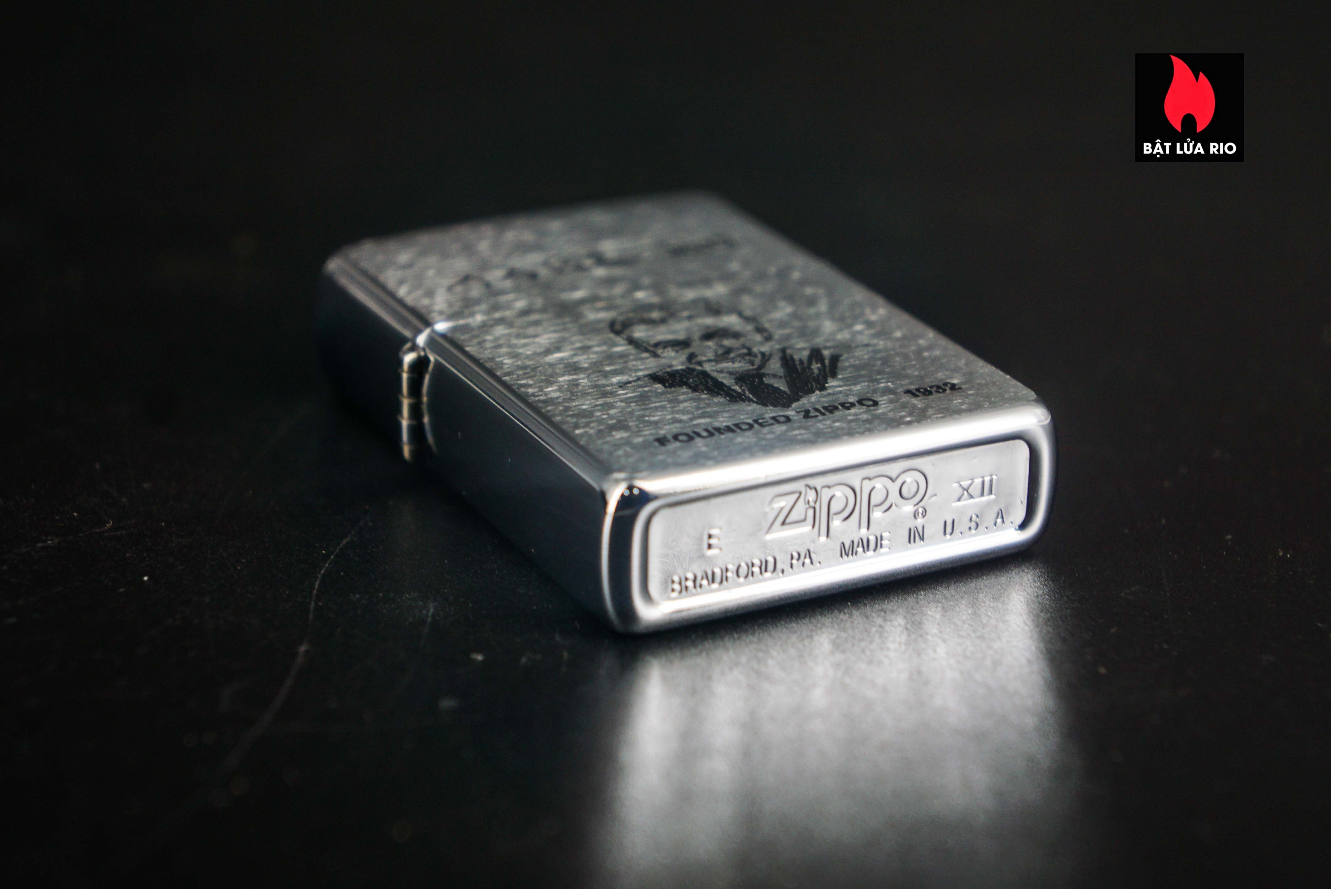 Zippo La Mã 1996 – Founder’s Lighter Brushed Chrome 5
