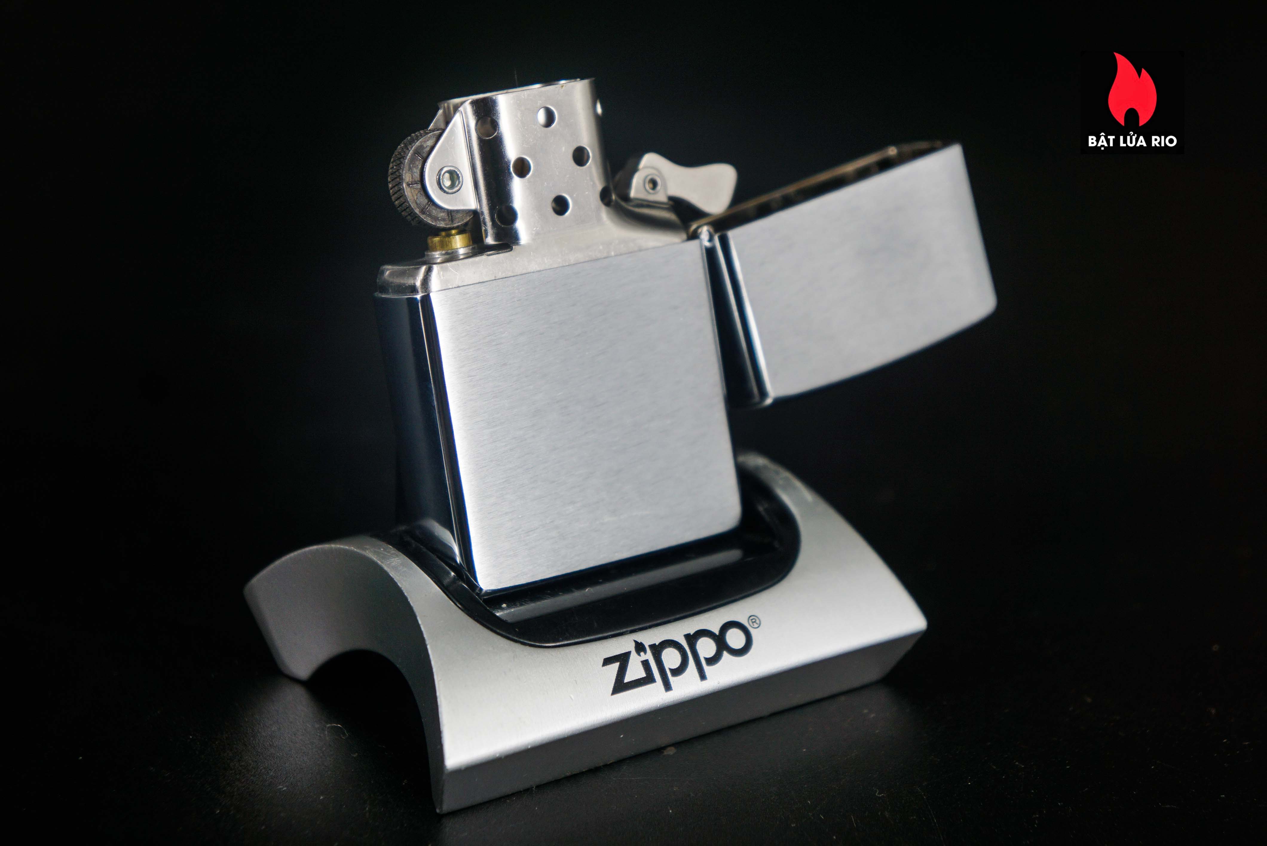 Zippo La Mã 1996 – Founder’s Lighter Brushed Chrome 6