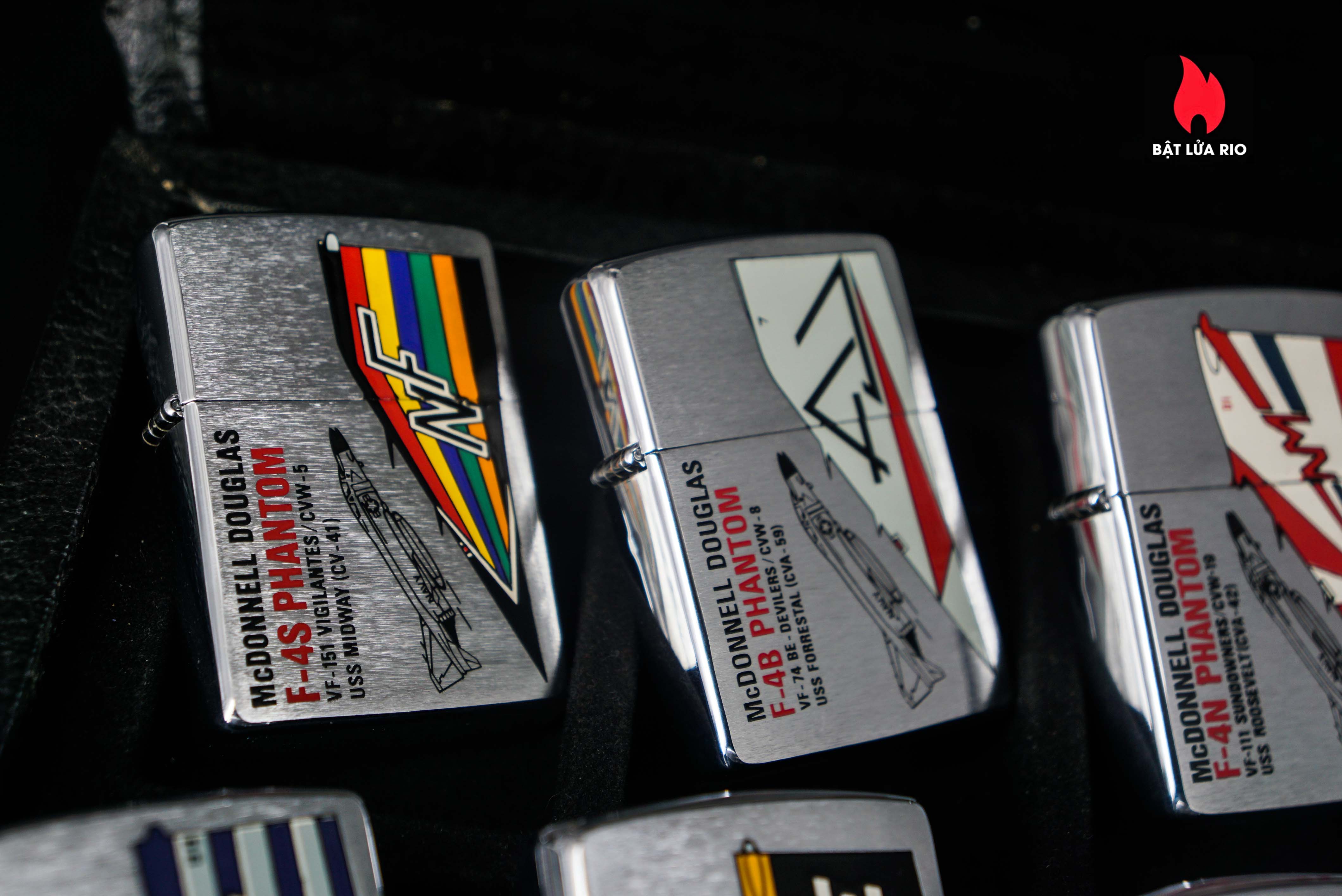 Zippo Set La Mã 1993 – U.S Navy – Mc Donnell Douglas F4 Phantoms 24