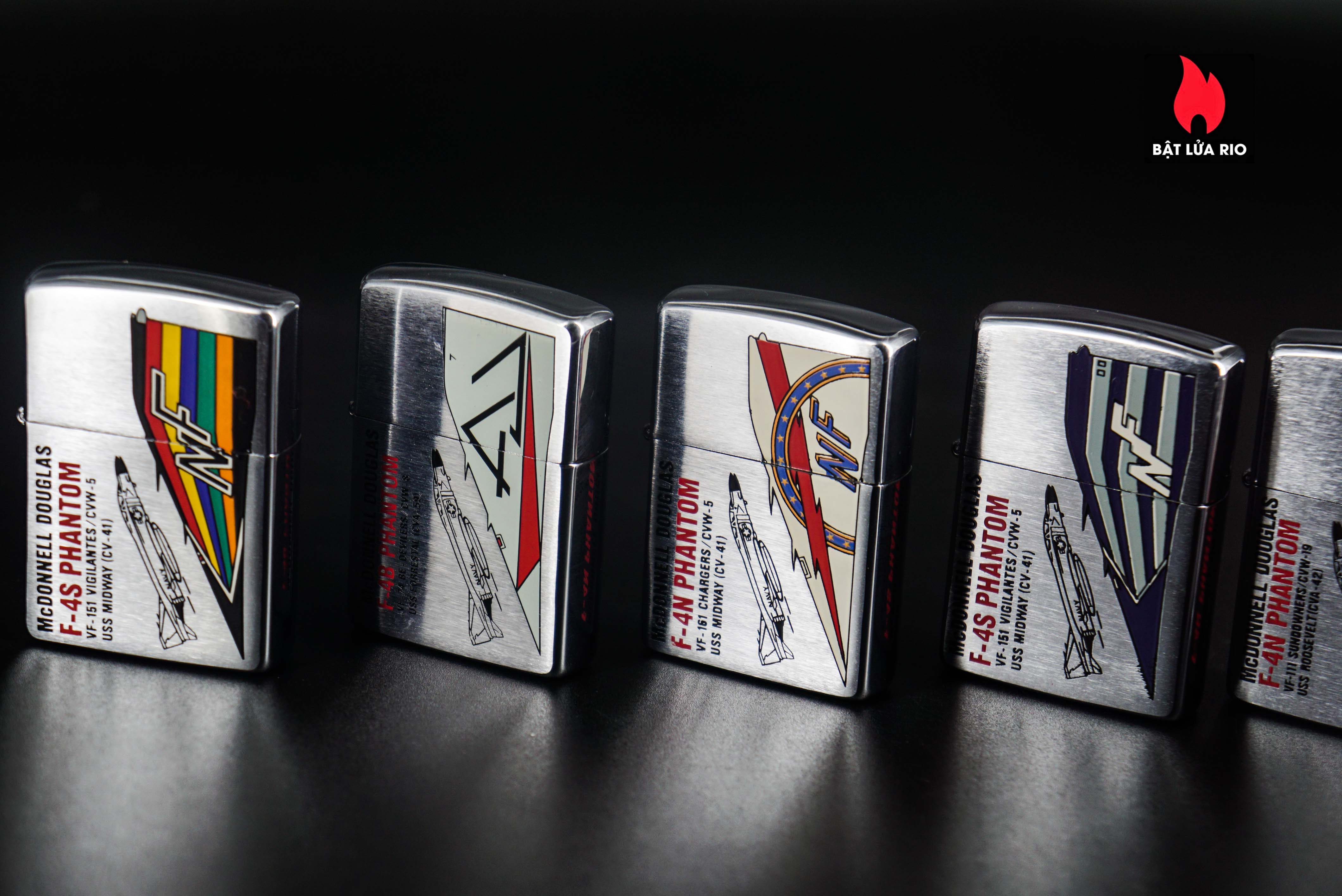Zippo Set La Mã 1993 – U.S Navy – Mc Donnell Douglas F4 Phantoms 4