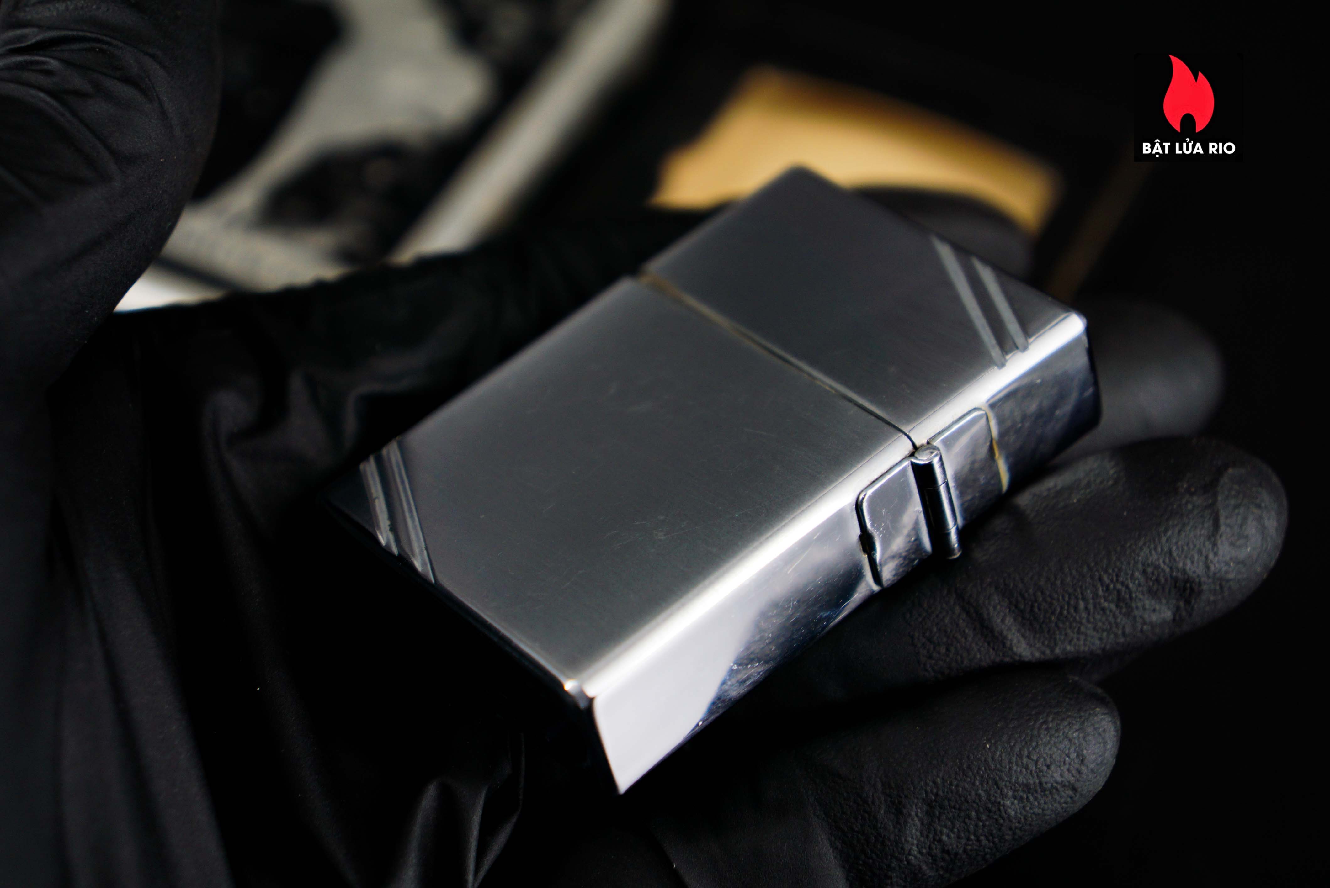 Zippo Xưa 1935 – Plain Trơn – Bản Lề Ngoài 3 Chấu – Ruột Pitton 16 Lỗ 75 Zippo Xưa 1935 – Plain Trơn – Bản Lề Ngoài 3 Chấu – Ruột Pitton 16 Lỗ 23