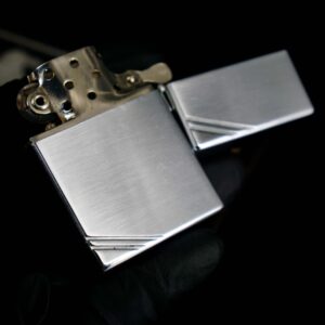 Zippo Xưa 1935 – Plain Trơn – Bản Lề Ngoài 3 Chấu – Ruột Pitton 16 Lỗ 24
