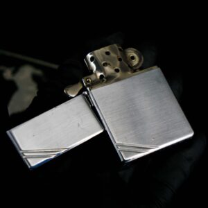 Zippo Xưa 1935 – Plain Trơn – Bản Lề Ngoài 3 Chấu – Ruột Pitton 16 Lỗ25