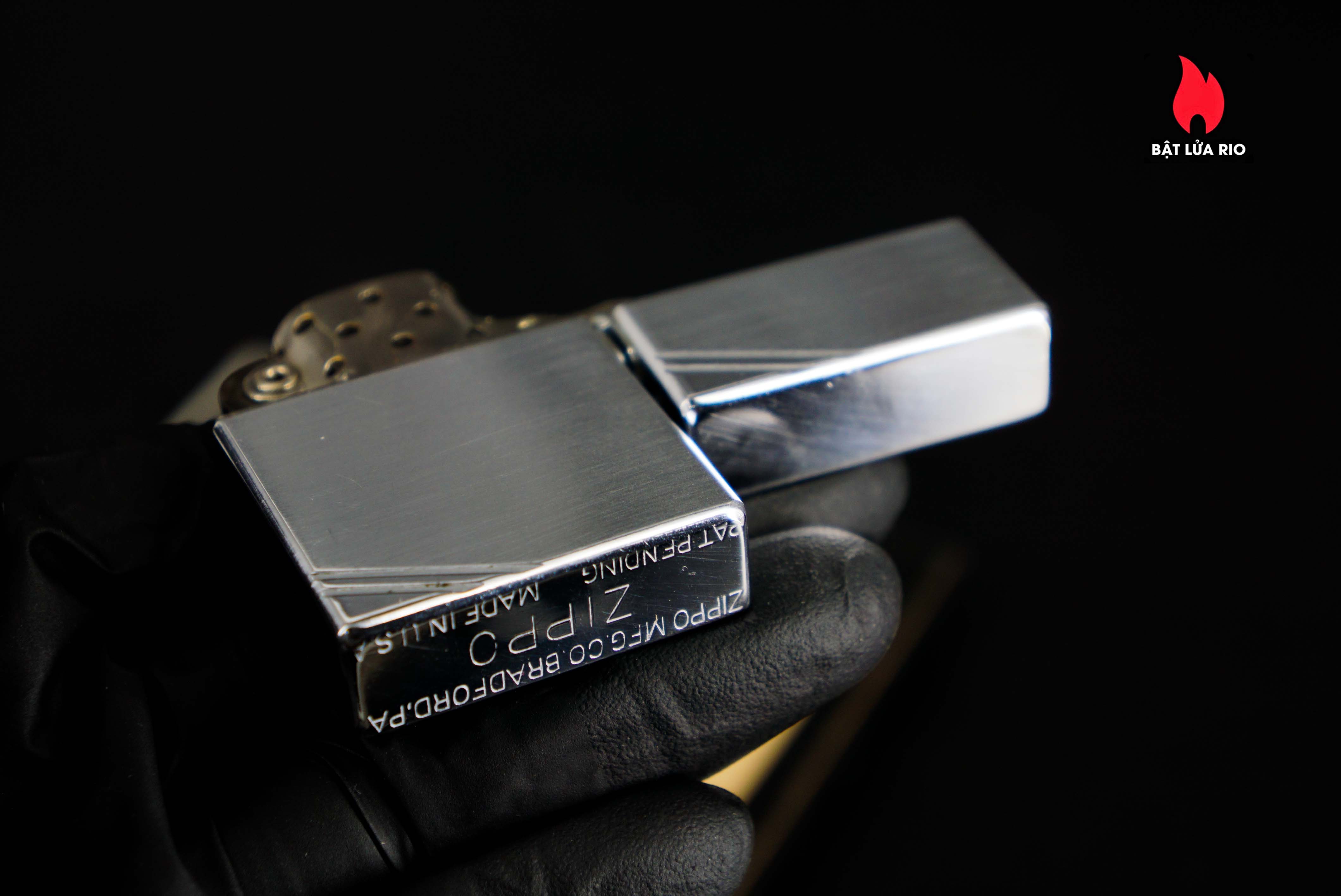 Zippo Xưa 1935 – Plain Trơn – Bản Lề Ngoài 3 Chấu – Ruột Pitton 16 Lỗ 72 Zippo Xưa 1935 – Plain Trơn – Bản Lề Ngoài 3 Chấu – Ruột Pitton 16 Lỗ 26