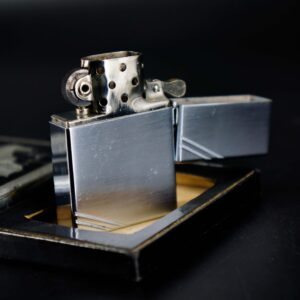 Zippo Xưa 1935 – Plain Trơn – Bản Lề Ngoài 3 Chấu – Ruột Pitton 16 Lỗ 28