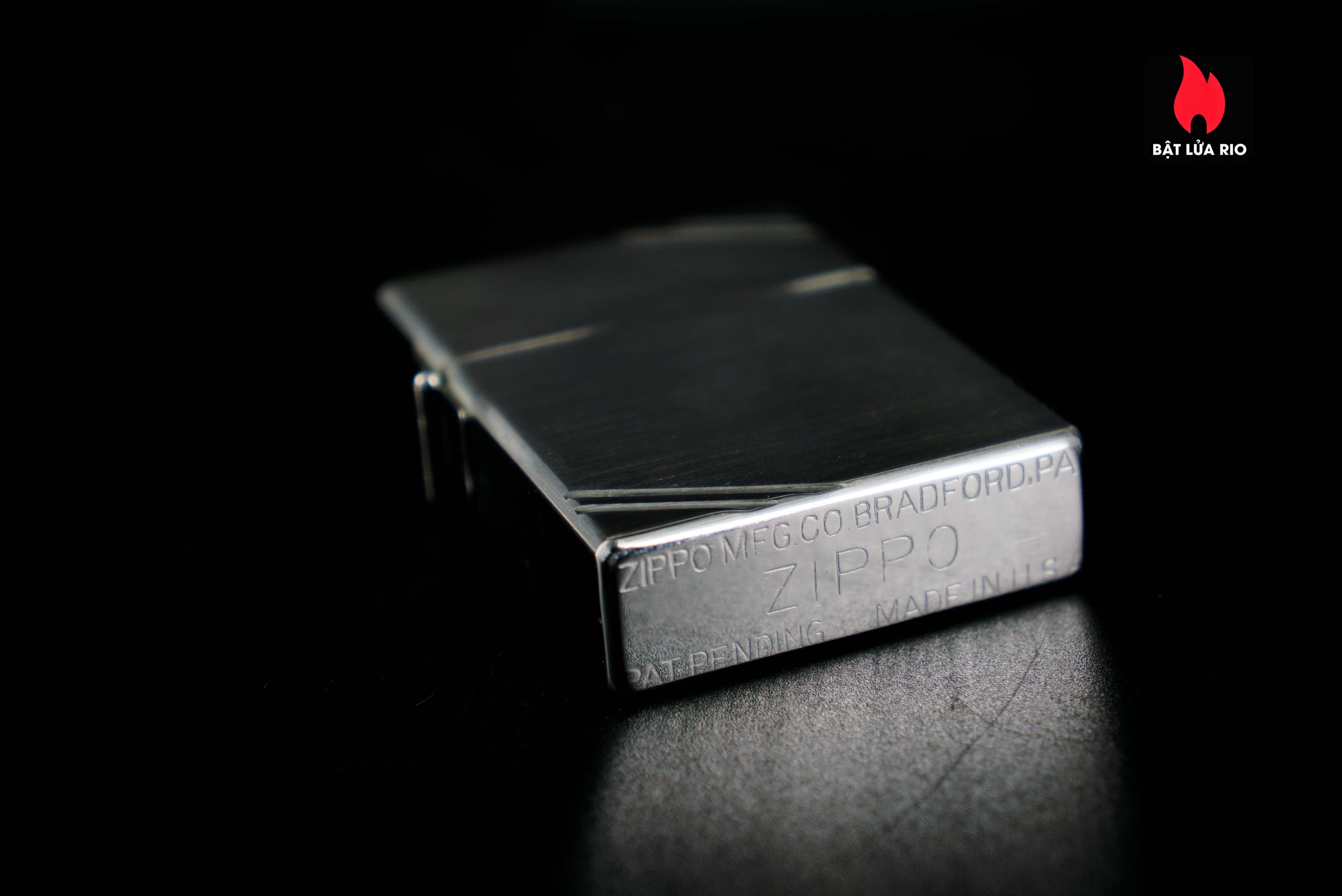 Zippo Xưa 1935 – Plain Trơn – Bản Lề Ngoài 3 Chấu – Ruột Pitton 16 Lỗ 87 Zippo Xưa 1935 – Plain Trơn – Bản Lề Ngoài 3 Chấu – Ruột Pitton 16 Lỗ 3