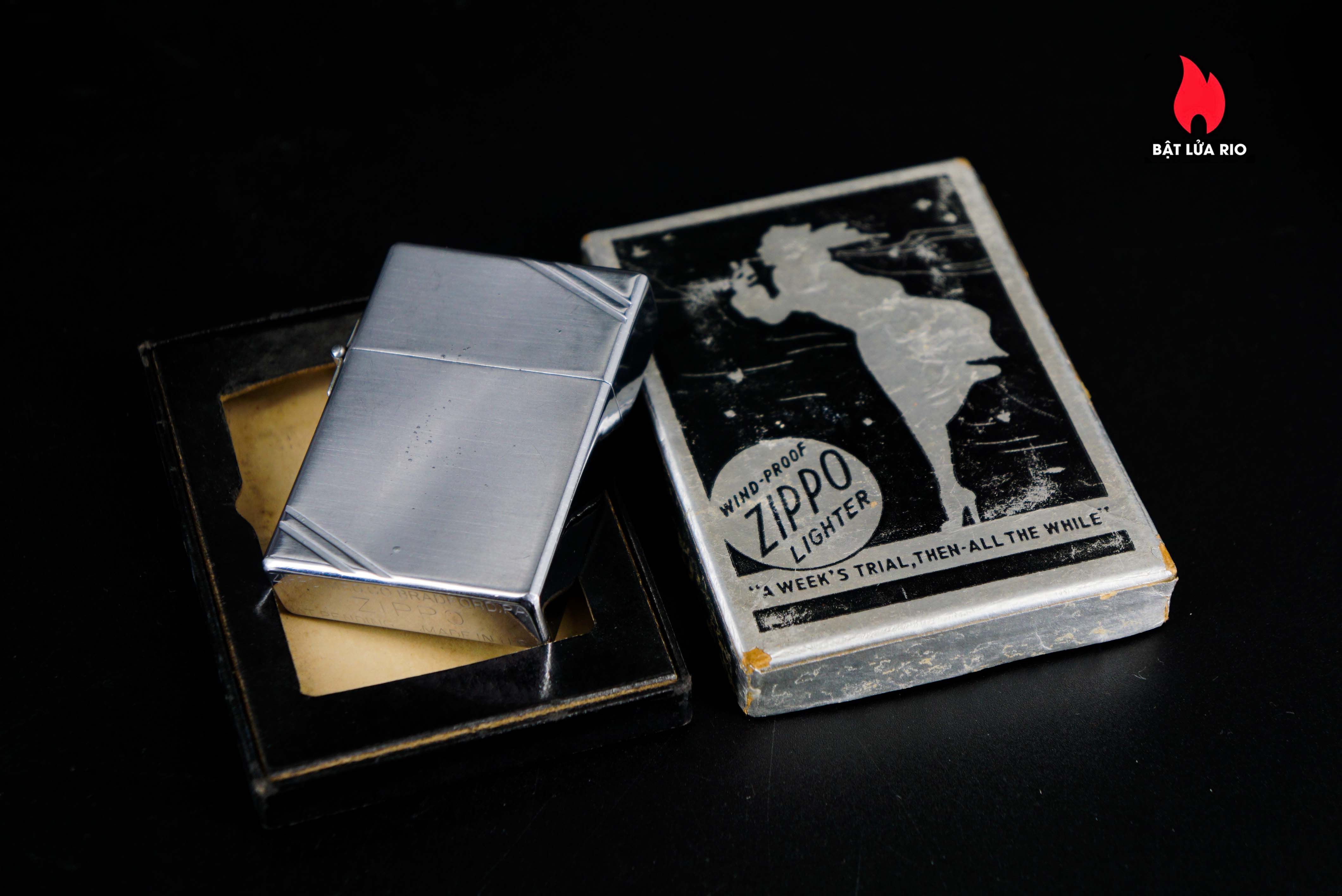 Zippo Xưa 1935 – Plain Trơn – Bản Lề Ngoài 3 Chấu – Ruột Pitton 16 Lỗ 60 Zippo Xưa 1935 – Plain Trơn – Bản Lề Ngoài 3 Chấu – Ruột Pitton 16 Lỗ 38