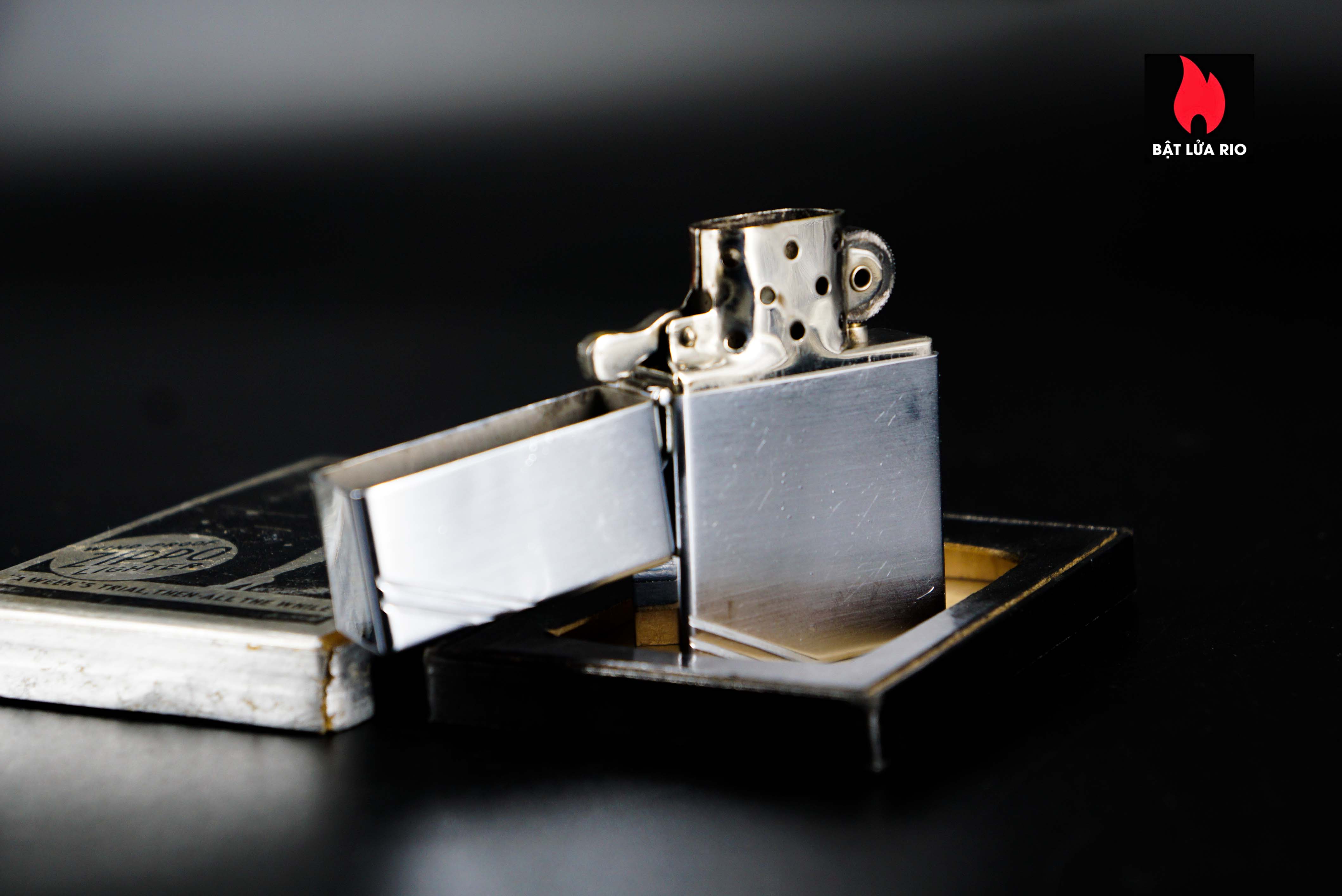 Zippo Xưa 1935 – Plain Trơn – Bản Lề Ngoài 3 Chấu – Ruột Pitton 16 Lỗ 69 Zippo Xưa 1935 – Plain Trơn – Bản Lề Ngoài 3 Chấu – Ruột Pitton 16 Lỗ 29