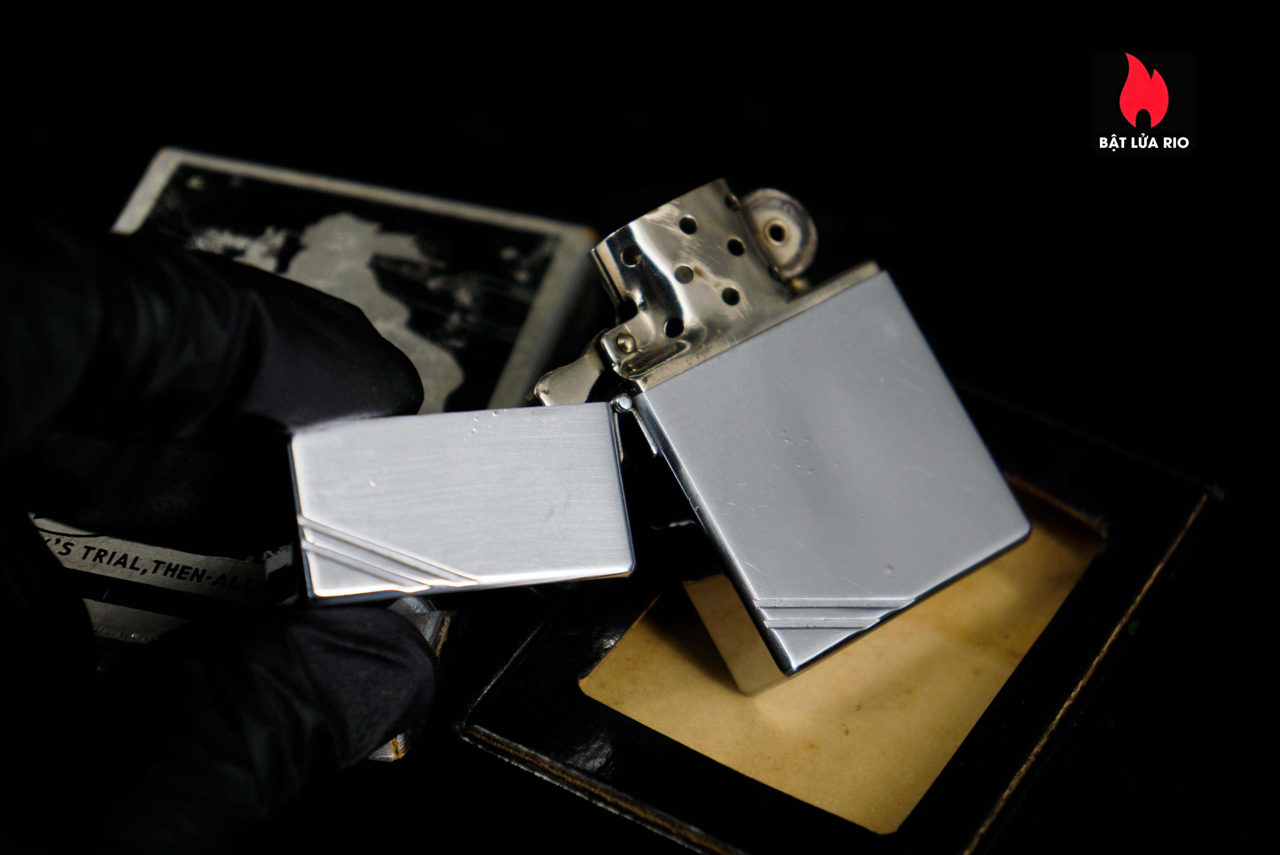 Zippo Xưa 1935 – Plain Trơn – Bản Lề Ngoài 3 Chấu – Ruột Pitton 16 Lỗ 67 Zippo Xưa 1935 – Plain Trơn – Bản Lề Ngoài 3 Chấu – Ruột Pitton 16 Lỗ 31