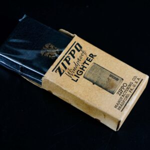Zippo Xưa 1942 – Black Crackle – World War II – Navy Officer 31