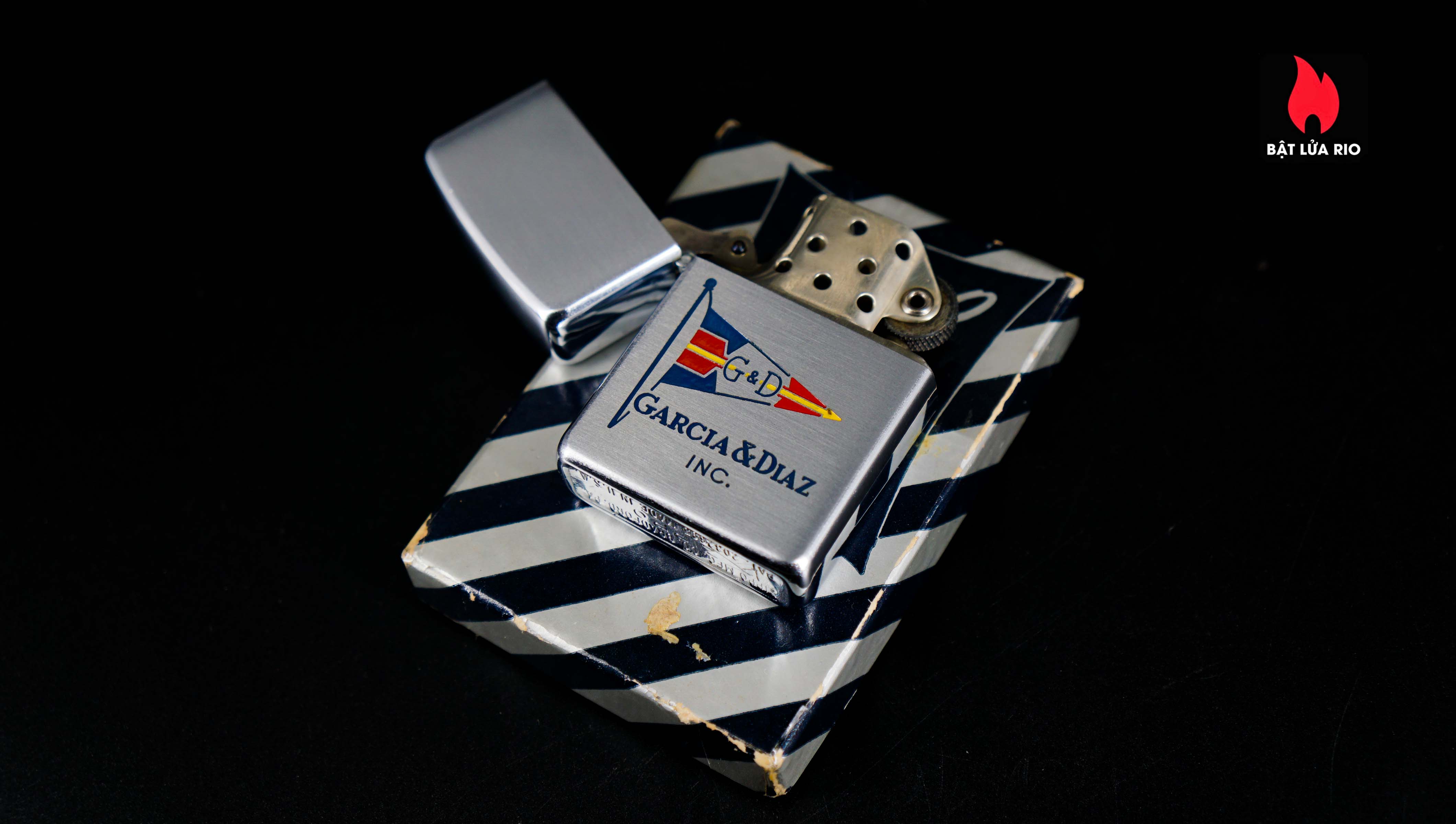 Zippo Xưa 1949-1950 – Garcia & Diaz 10