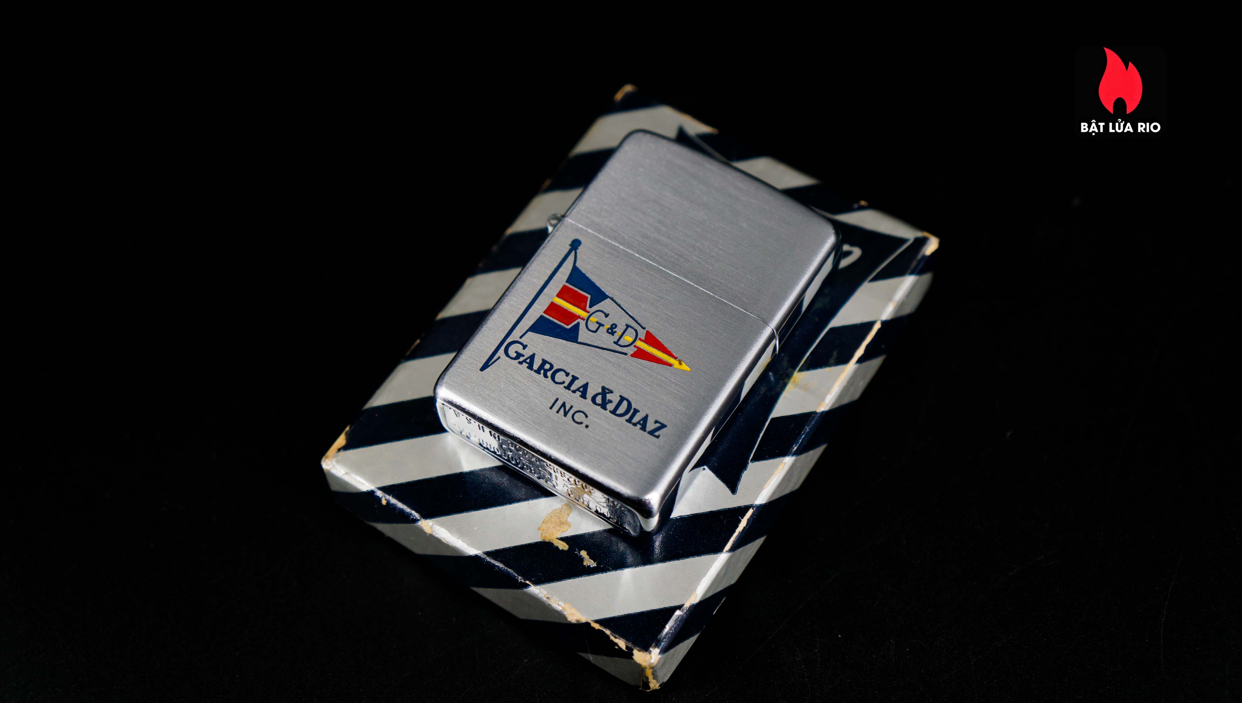 Zippo Xưa 1949-1950 – Garcia & Diaz 11