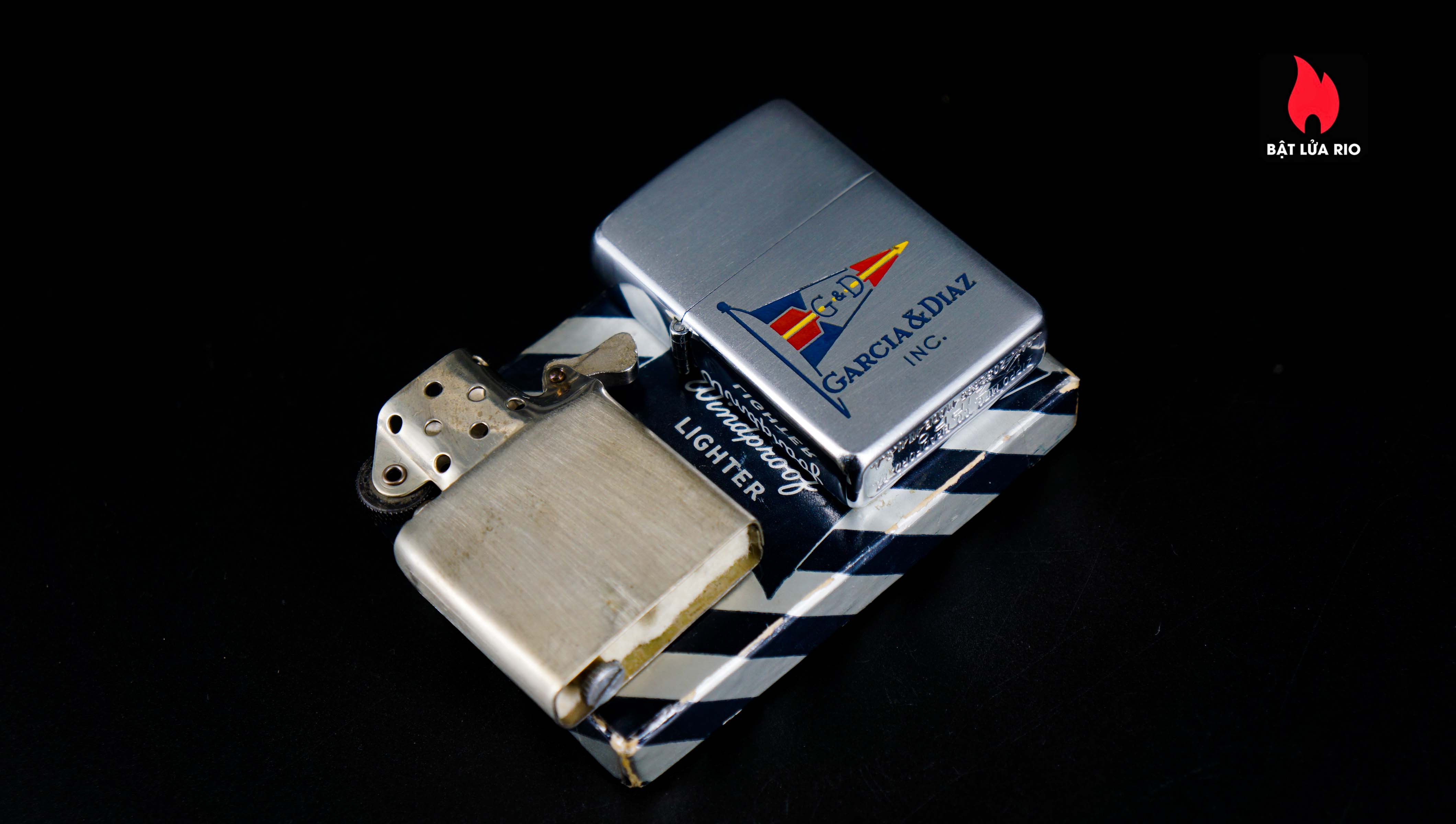 Zippo Xưa 1949-1950 – Garcia & Diaz 7