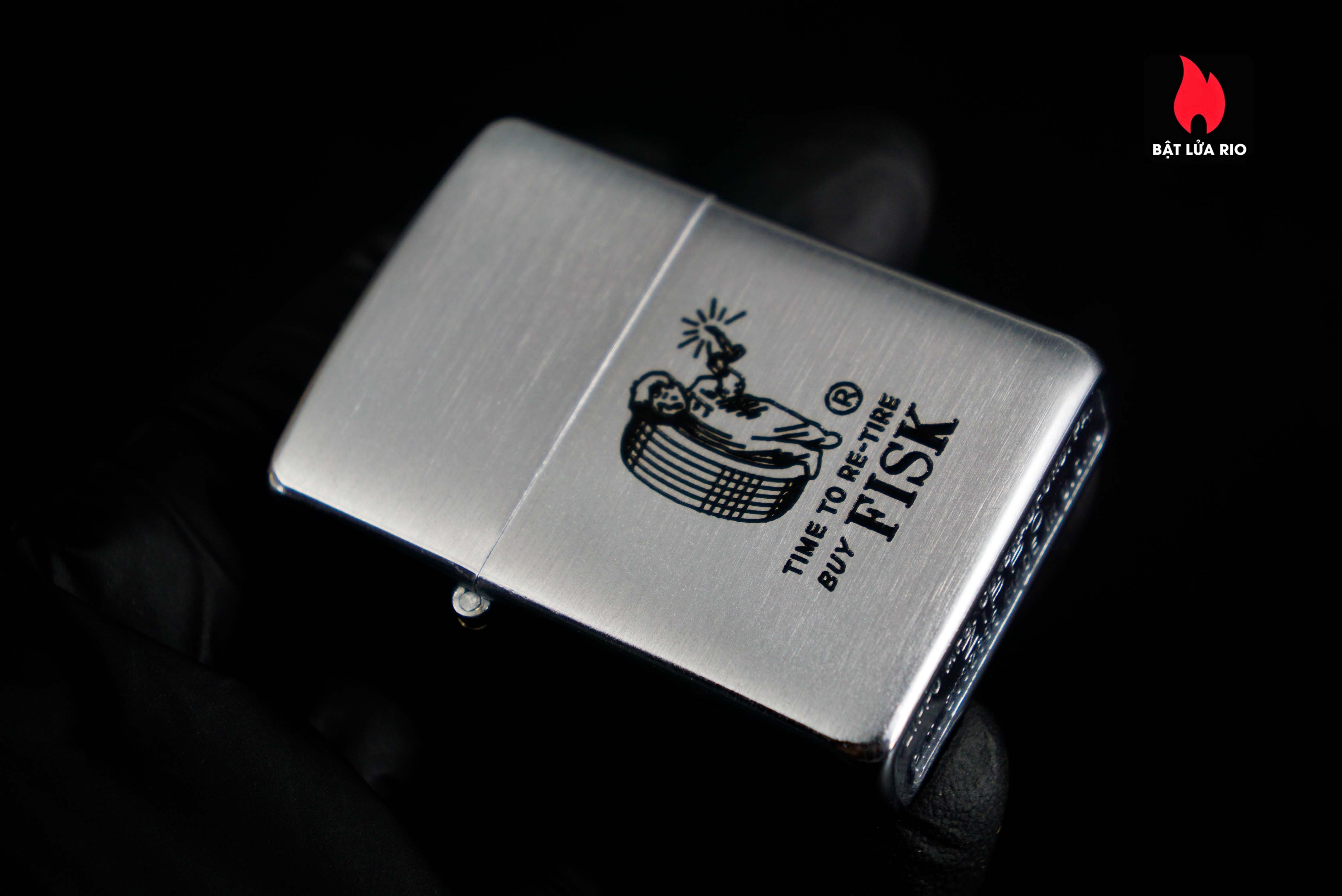 Zippo Xưa 1949-1950 – Time To Re-Tire Buy Fisk 1