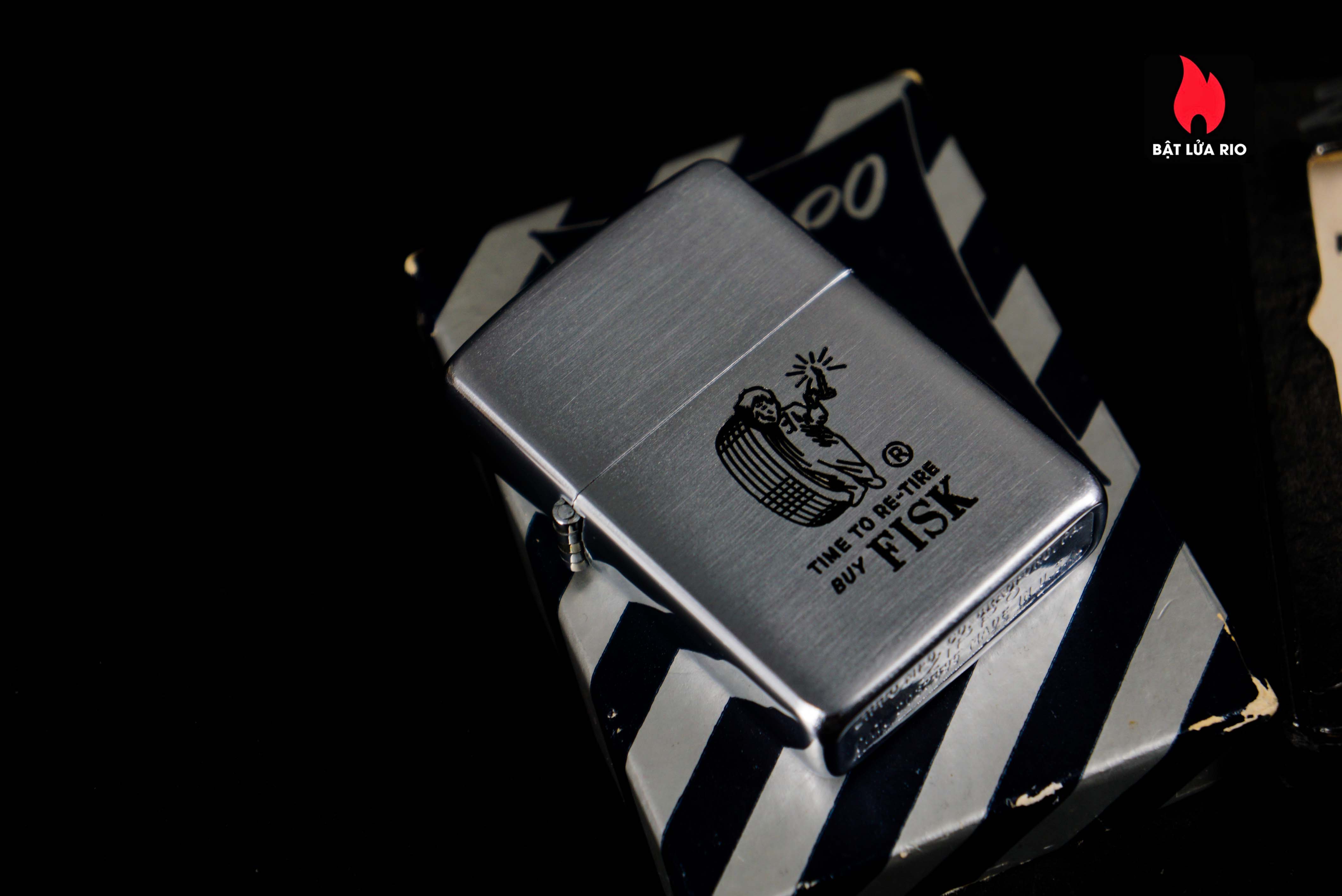 Zippo Xưa 1949-1950 – Time To Re-Tire Buy Fisk 23