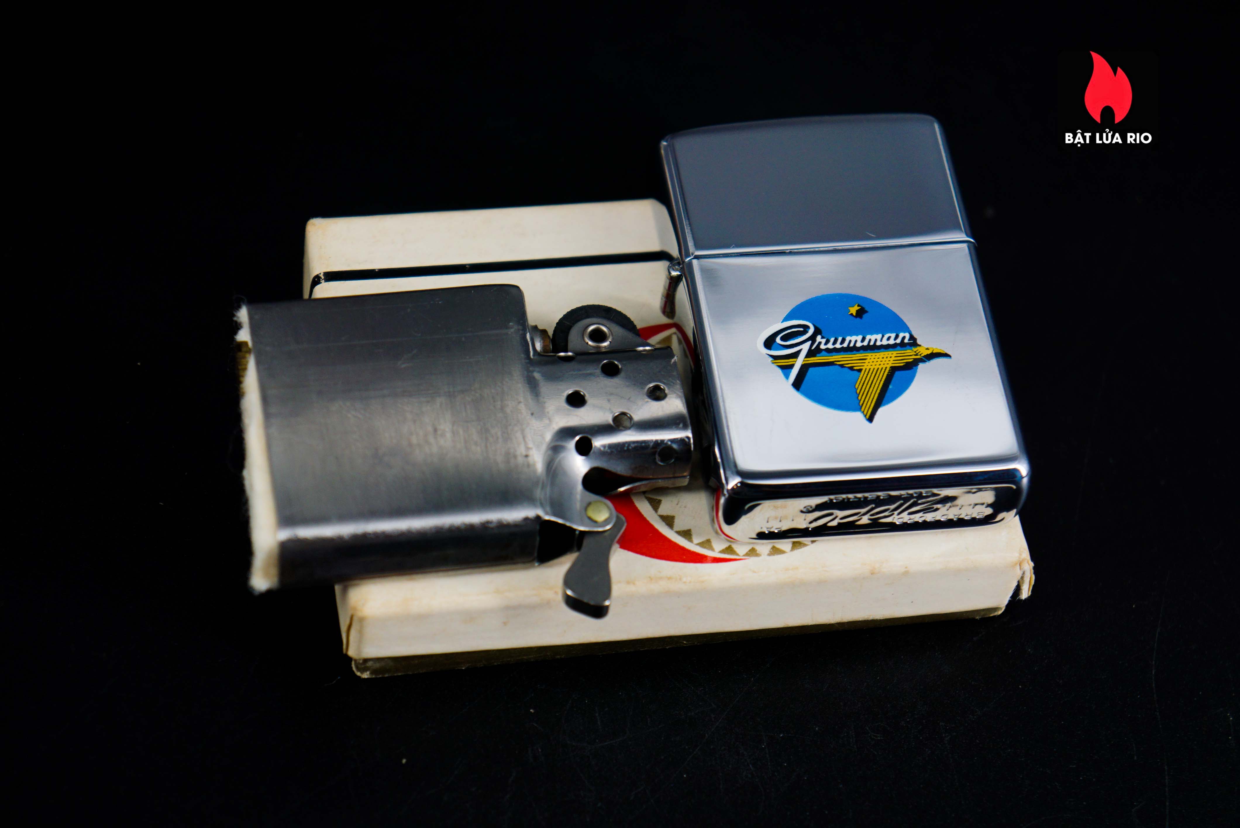 Zippo Xưa 1966 – Grumman Aircraft – Town & Country 12