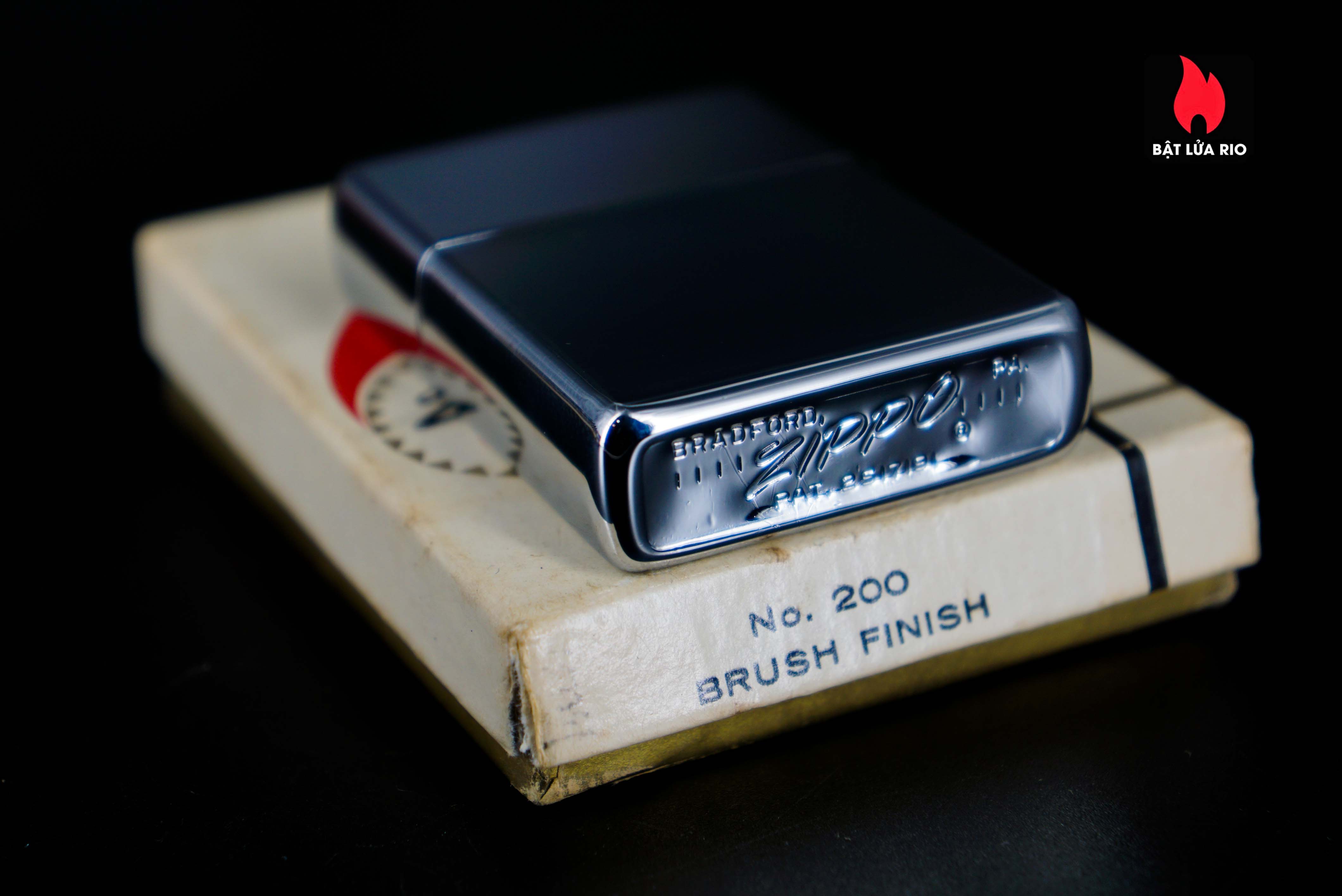 Zippo Xưa 1966 – Grumman Aircraft – Town & Country 17