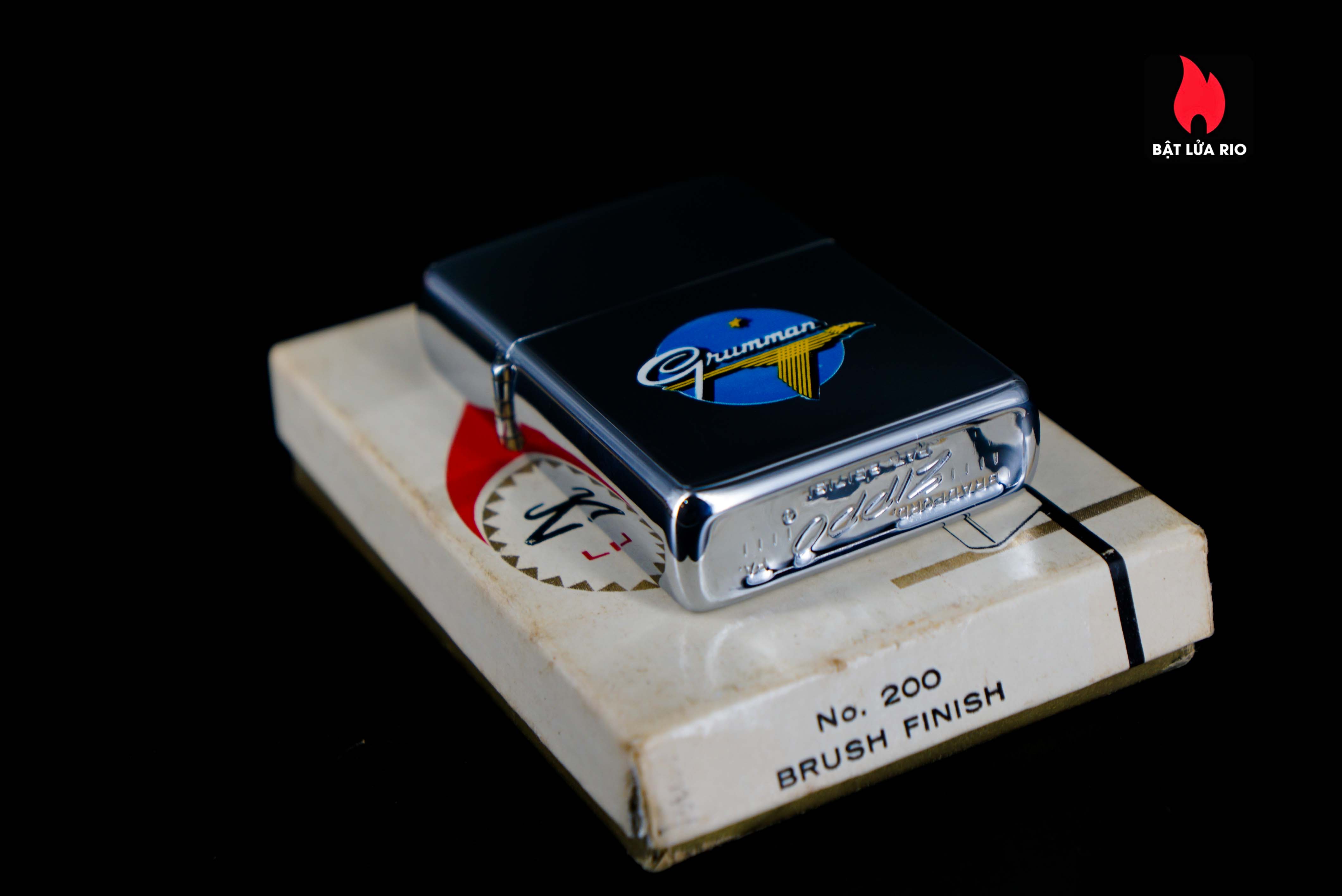 Zippo Xưa 1966 – Grumman Aircraft – Town & Country 18