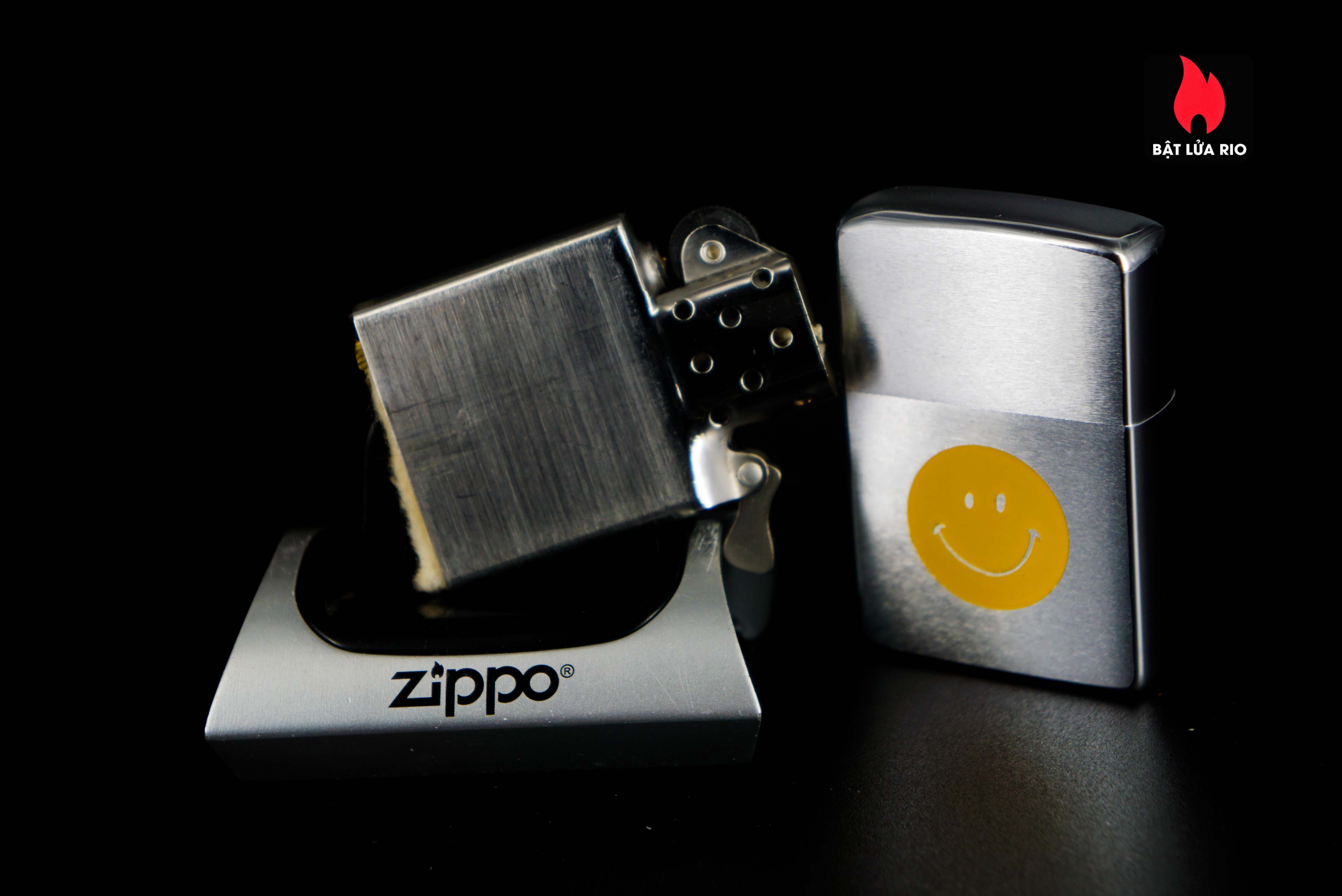 Zippo Xưa 1972 – Smiley Face – Yellow 50 Zippo Xưa 1972 – Smiley Face – Yellow 1