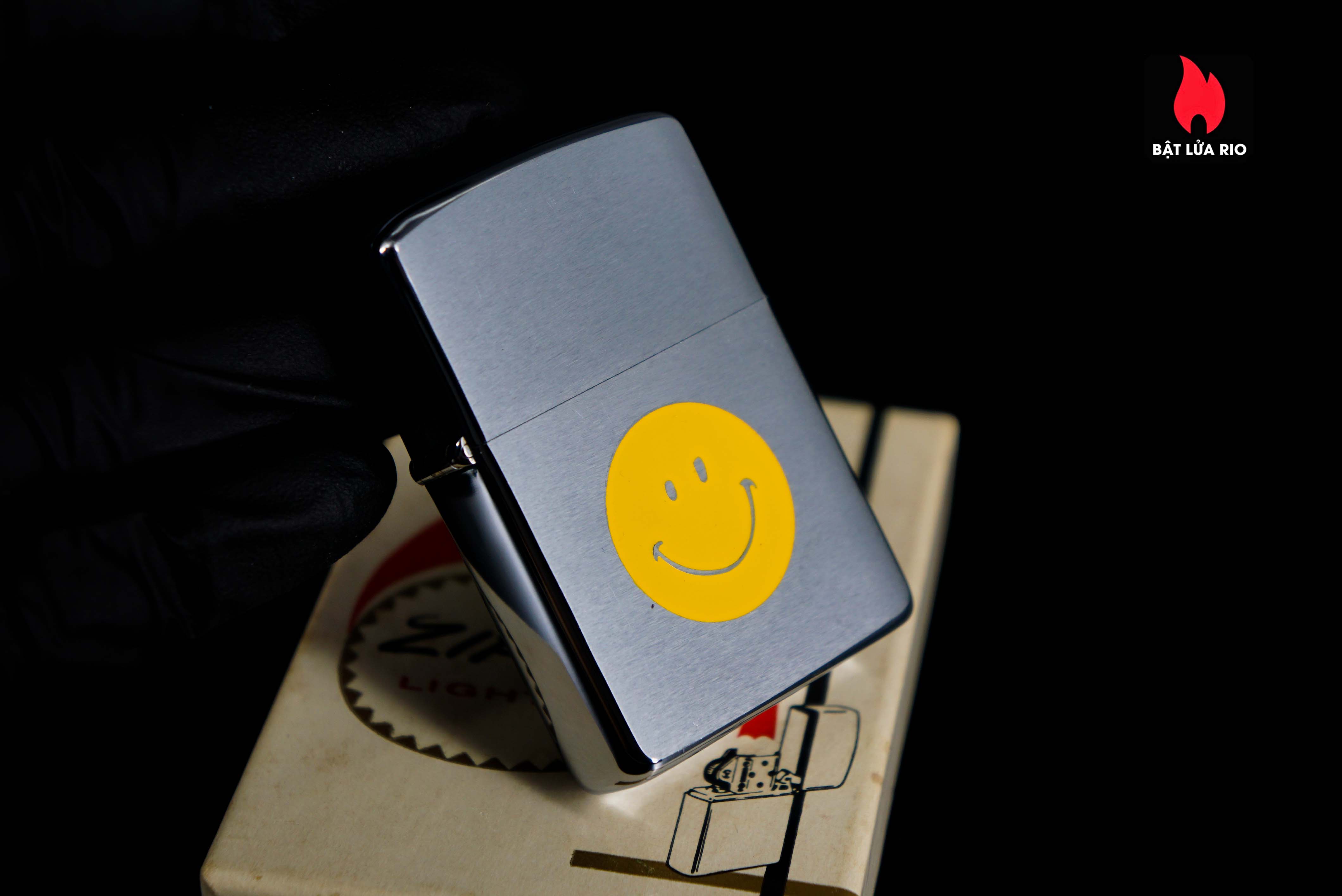 Zippo Xưa 1972 – Smiley Face – Yellow 35 Zippo Xưa 1972 – Smiley Face – Yellow 15