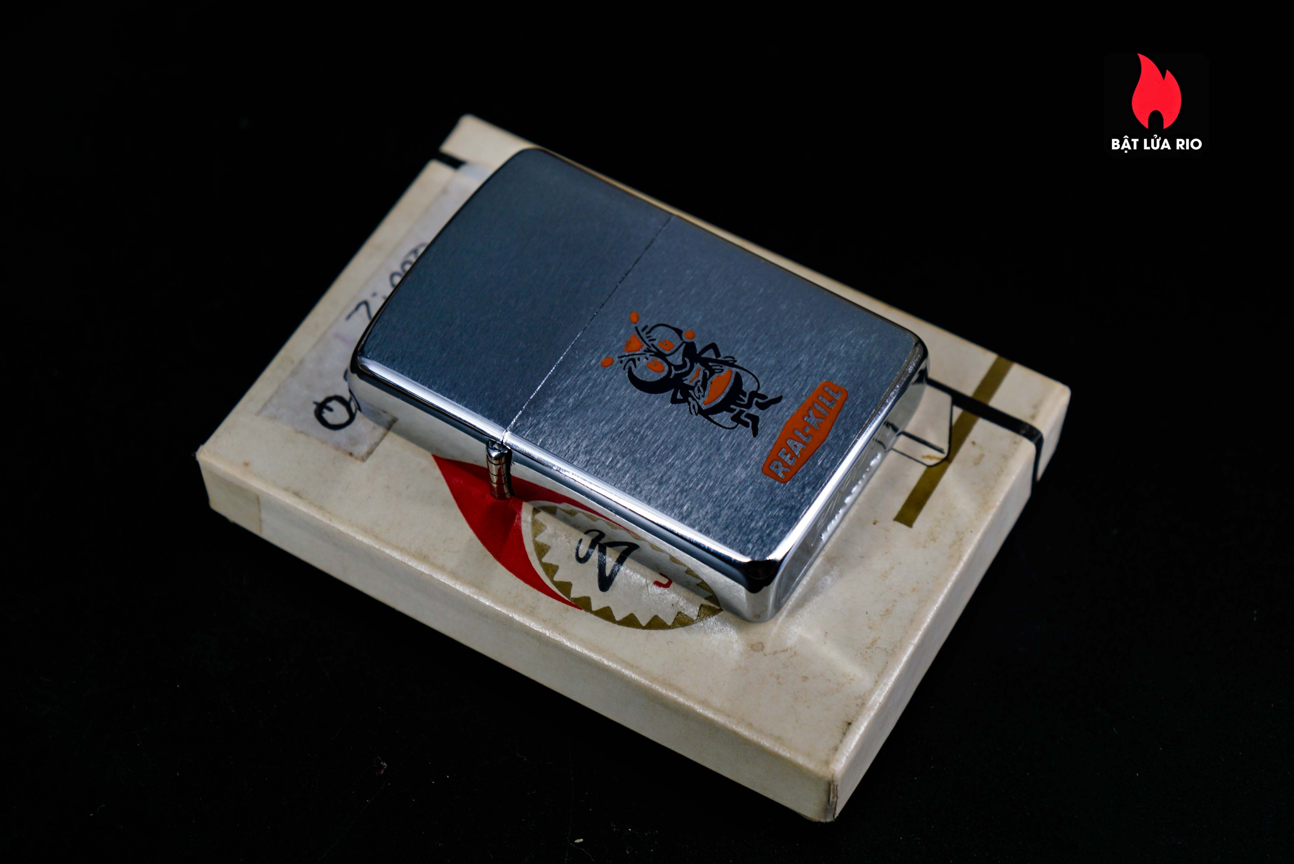 Zippo Xưa 1964 – Bee Of Real-Kill 24 Zippo Xưa 1964 – Bee Of Real-Kill 5