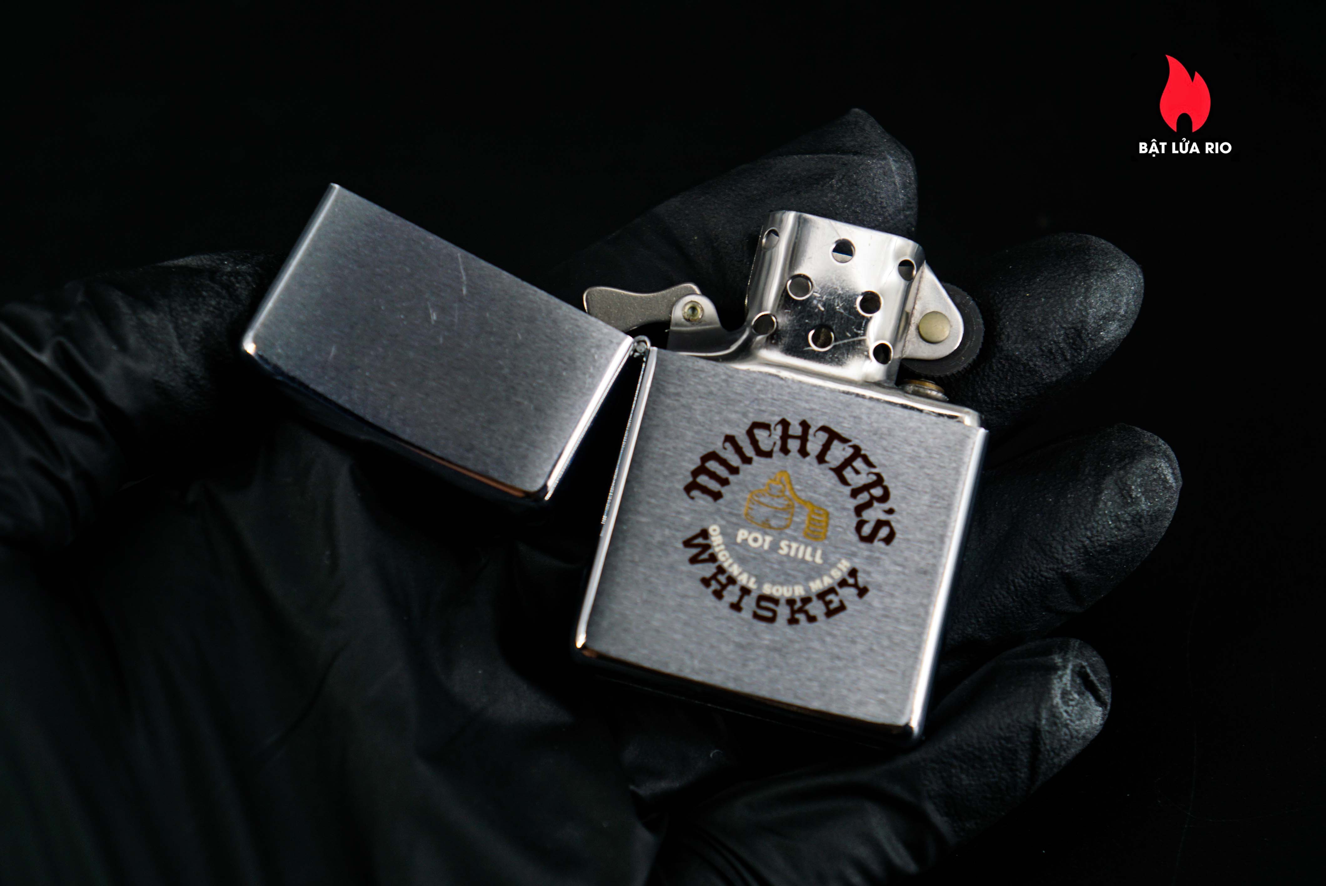 Zippo Xưa 1978 – Michter's Whiskey 41 Zippo Xưa 1978 – Michter's Whiskey 1