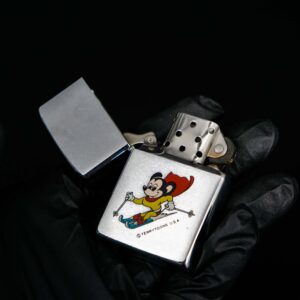 Zippo Xưa 1982 – Mighty Mouse skiing - By Terrytoons 30 Zippo Xưa 1982 – Mighty Mouse skiing - By Terrytoons 1