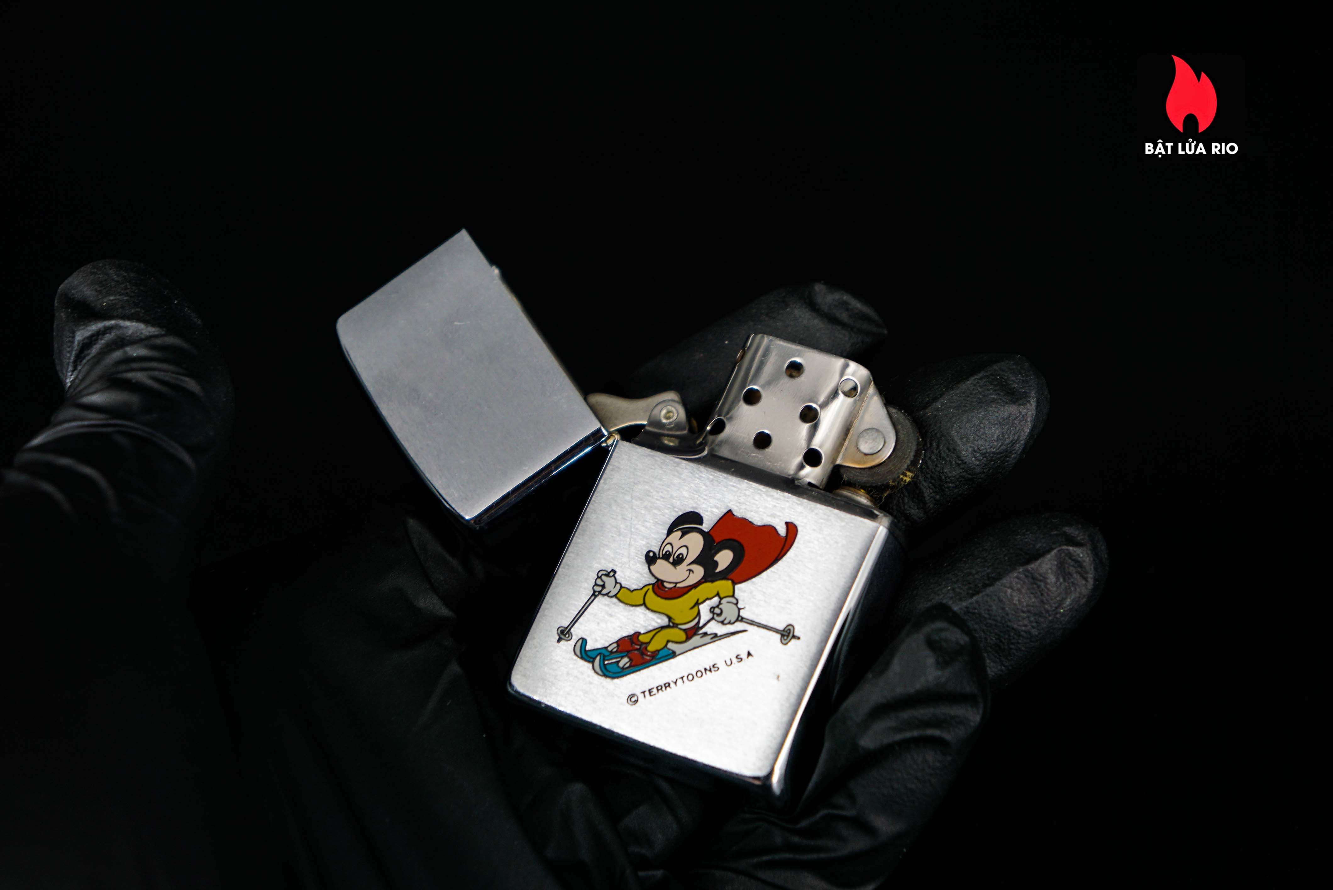 Zippo Xưa 1982 – Mighty Mouse skiing - By Terrytoons 46 Zippo Xưa 1982 – Mighty Mouse skiing - By Terrytoons 1