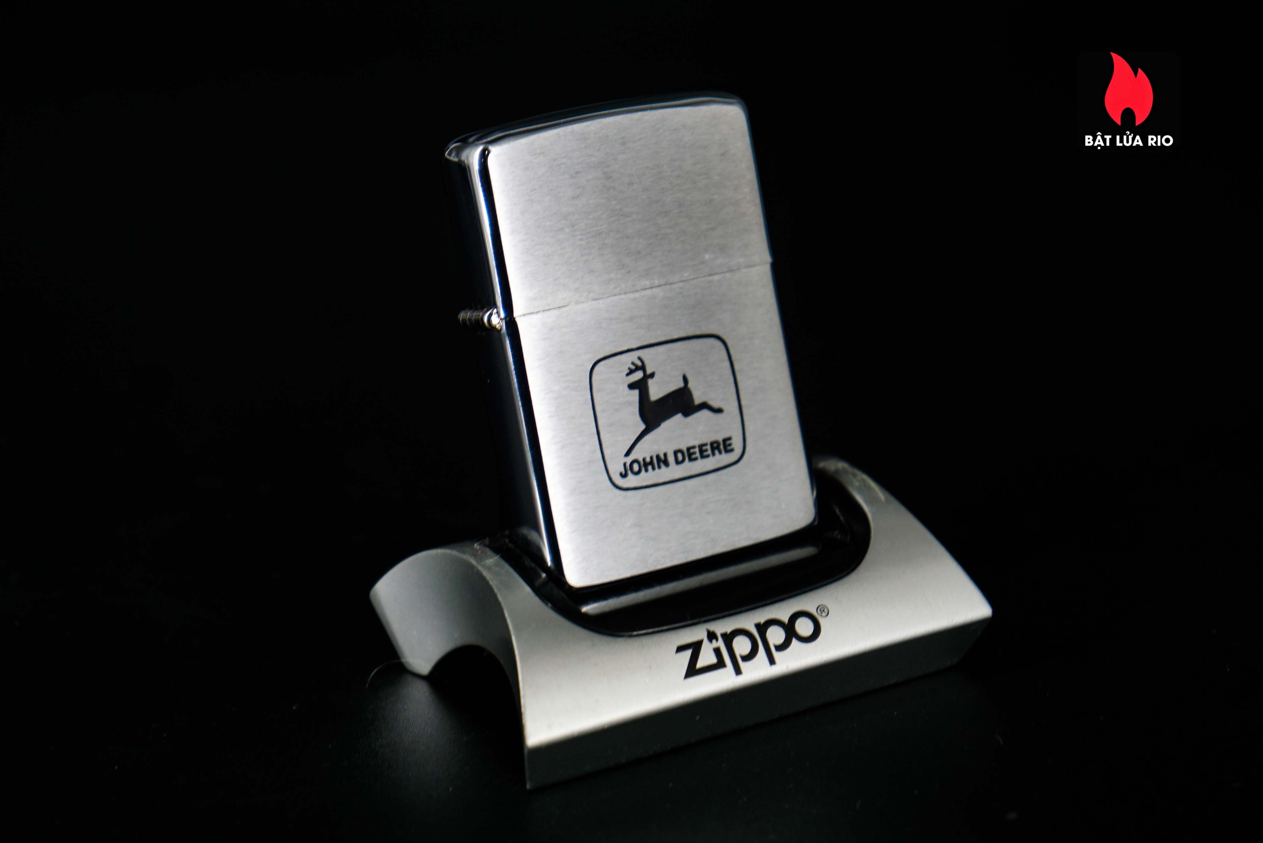 Zippo Xưa 1979 – John Deere 24 Zippo Xưa 1979 – John Deere