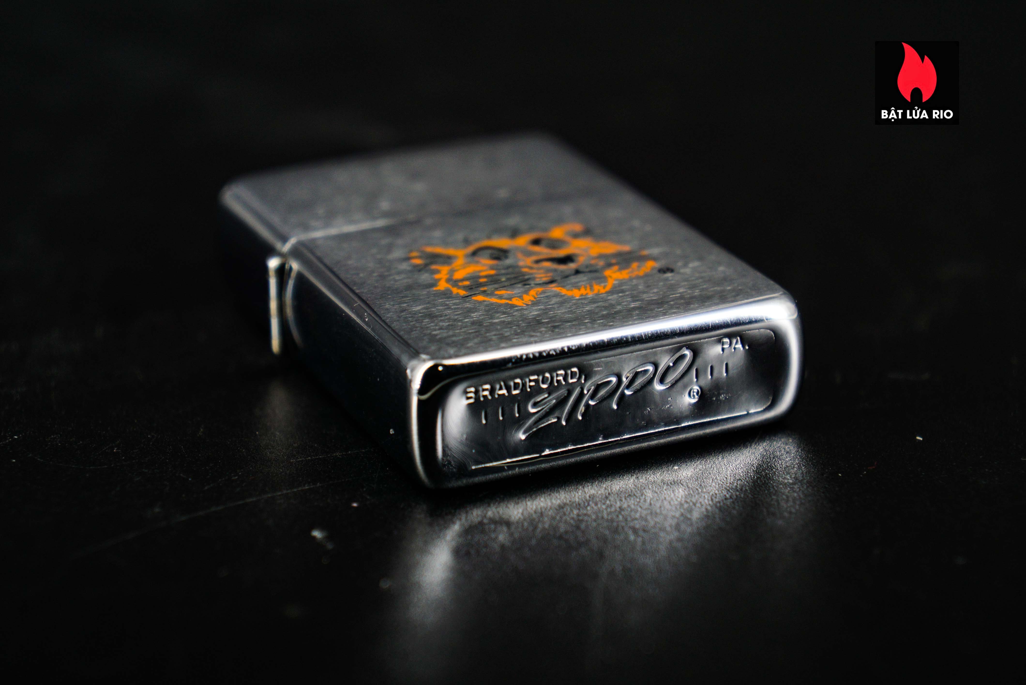 Zippo Xưa 1968 – Put A Tiger In Your Tank 3