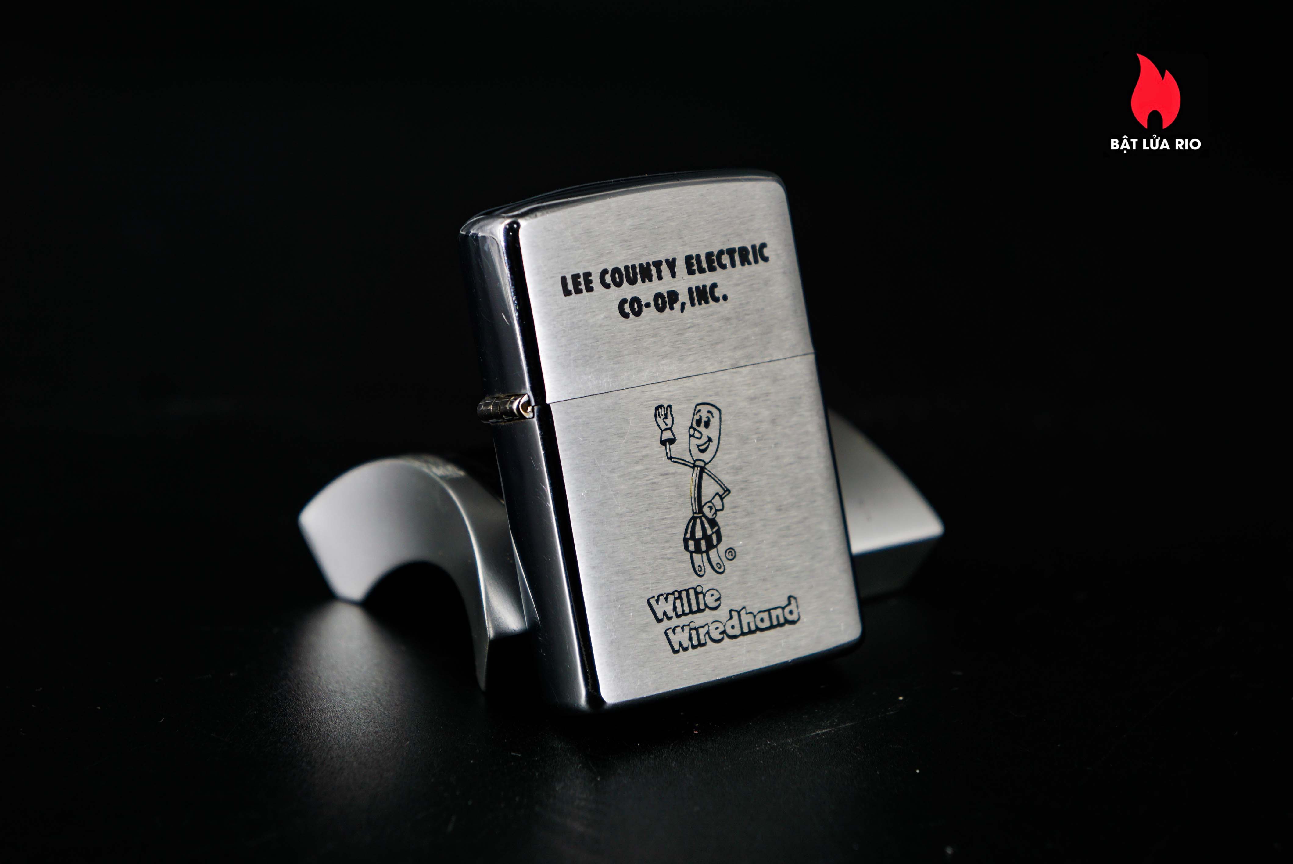 Zippo Xưa 1974 – Willie Wiredhand 5