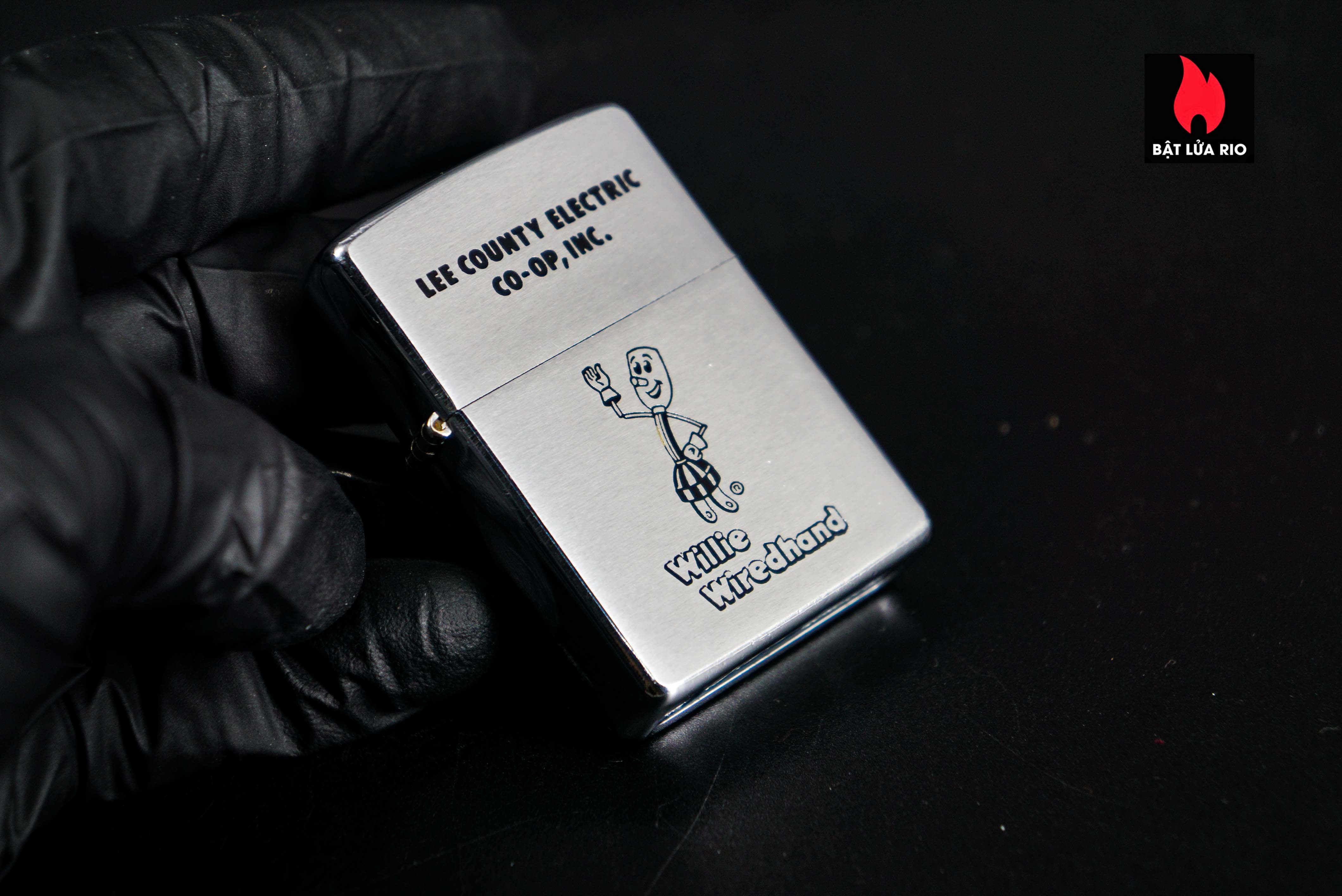 Zippo Xưa 1974 – Willie Wiredhand 9