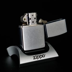 Zippo Xưa 1975 – Great Gold Rush Winn Dixie 14