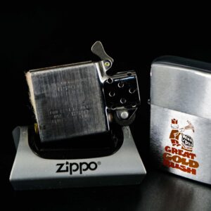 Zippo Xưa 1975 – Great Gold Rush Winn Dixie 3