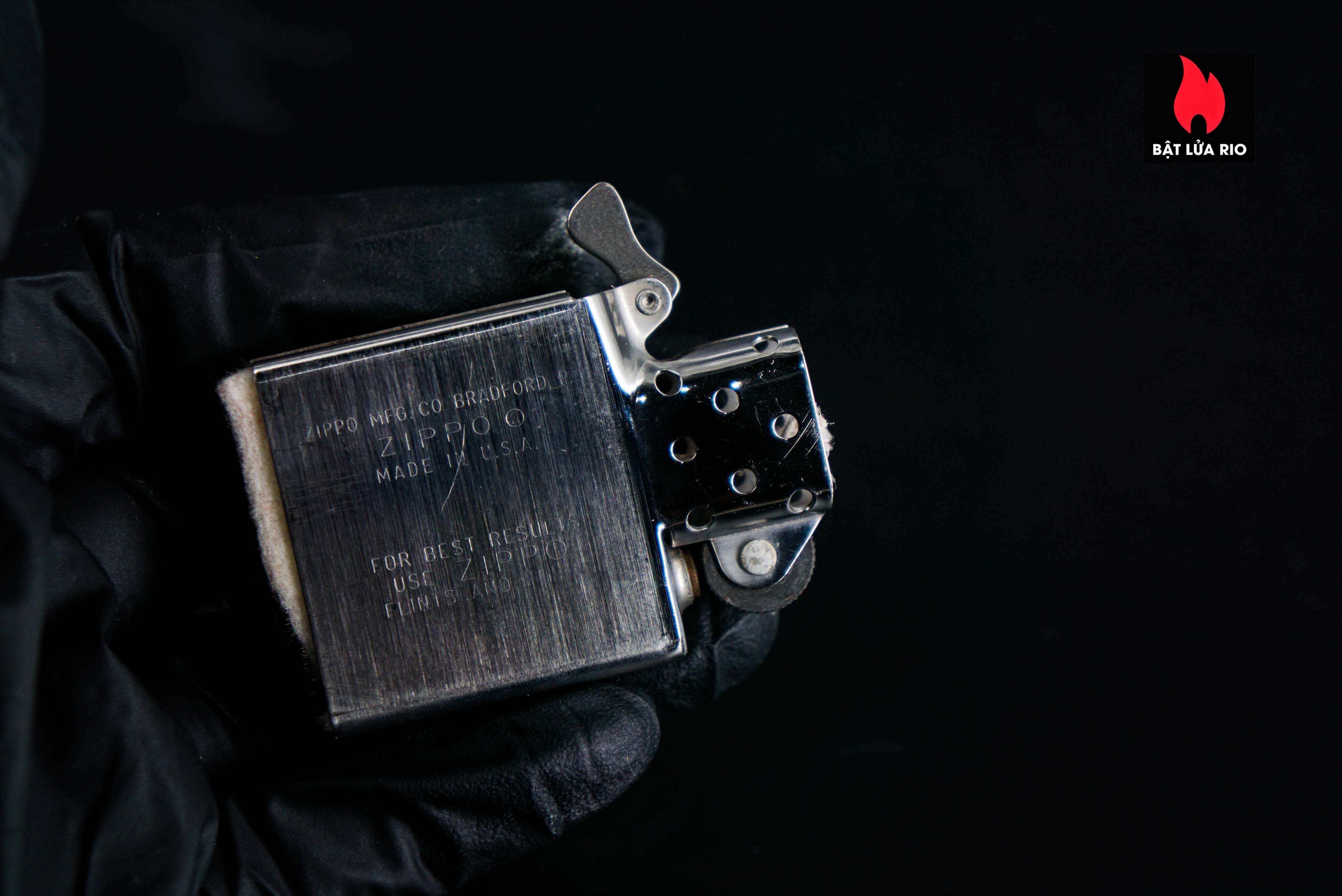 Zippo Xưa 1975 – Tennessee Walking Horse 1