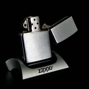 Zippo Xưa 1975 – Tennessee Walking Horse 11