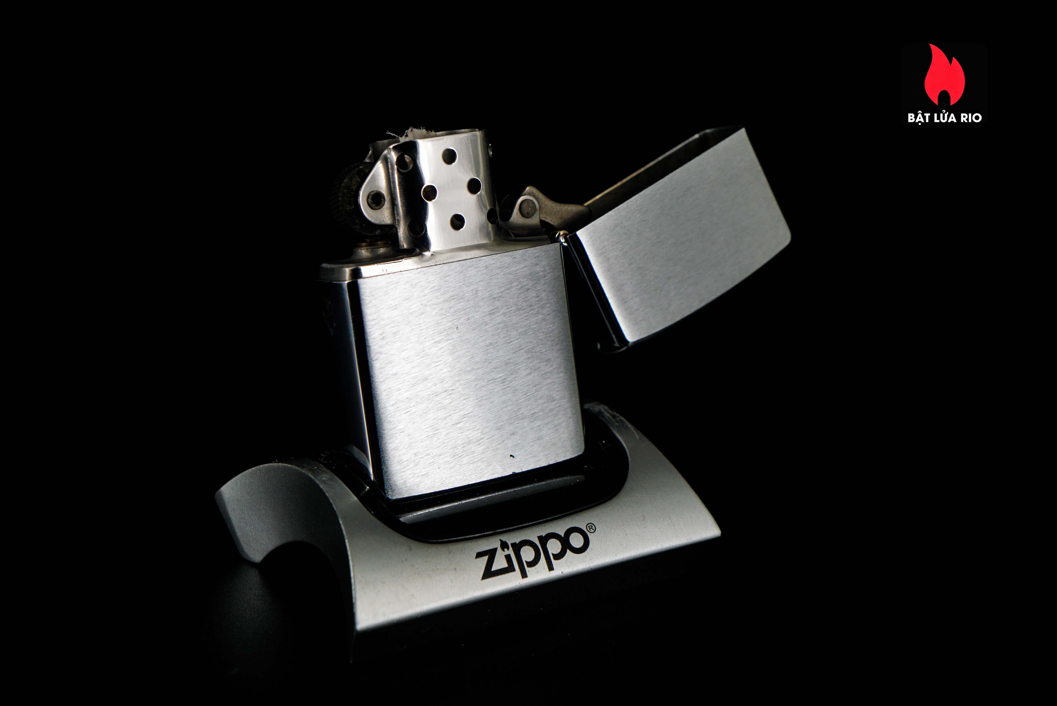 Zippo Xưa 1975 – Tennessee Walking Horse 11