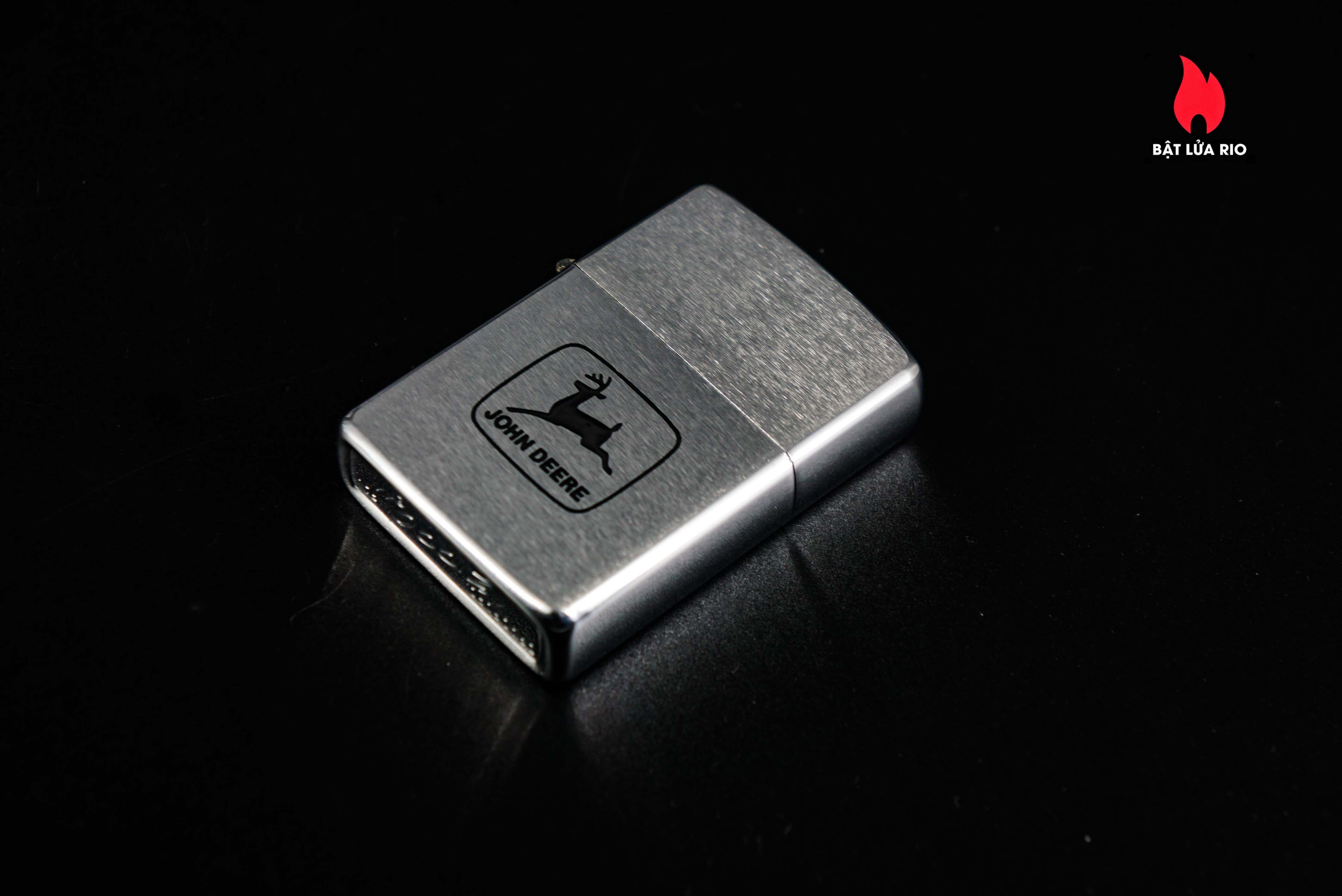 Zippo Xưa 1979 – John Deere 35 Zippo Xưa 1979 – John Deere 1