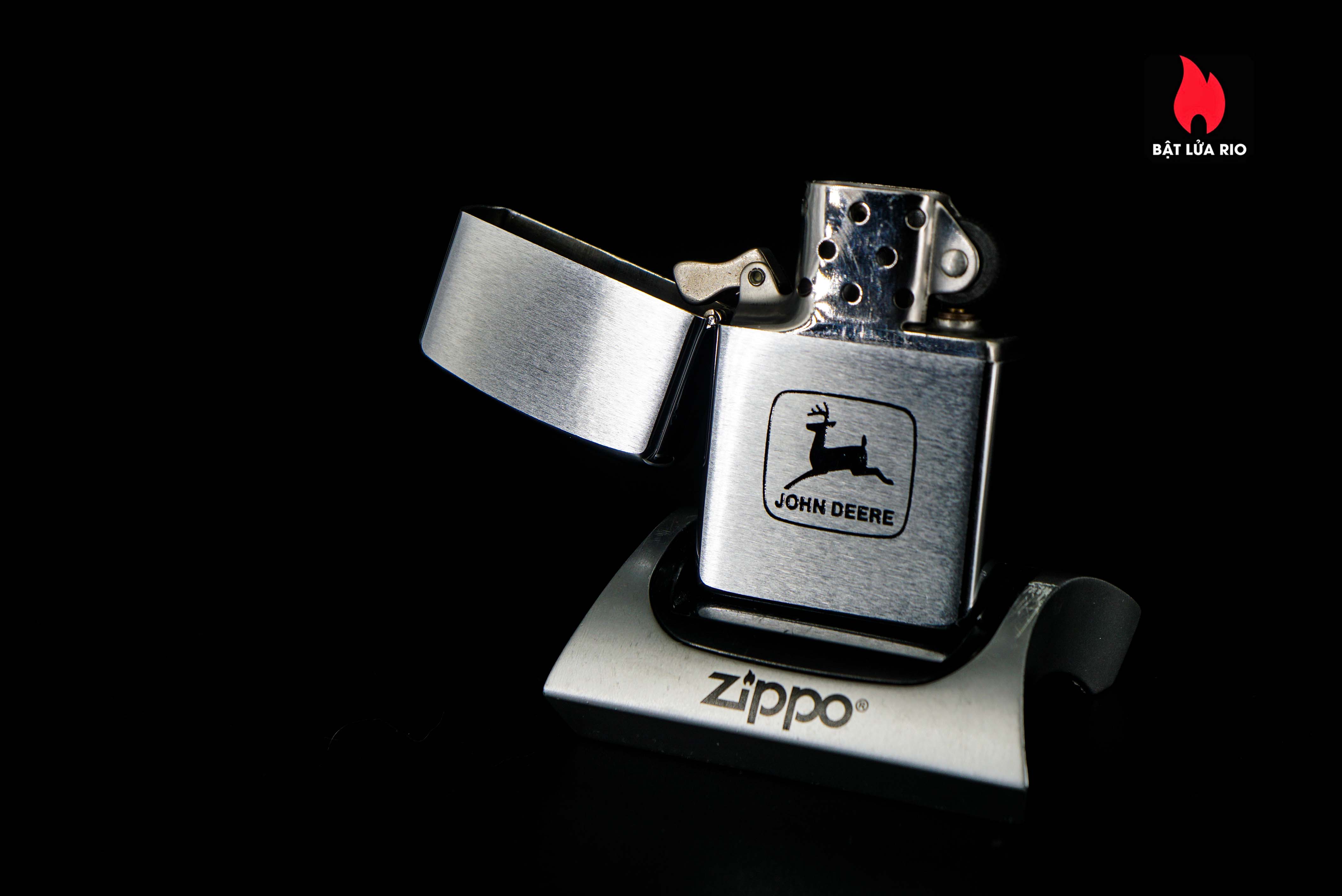 Zippo Xưa 1979 – John Deere 26 Zippo Xưa 1979 – John Deere 10