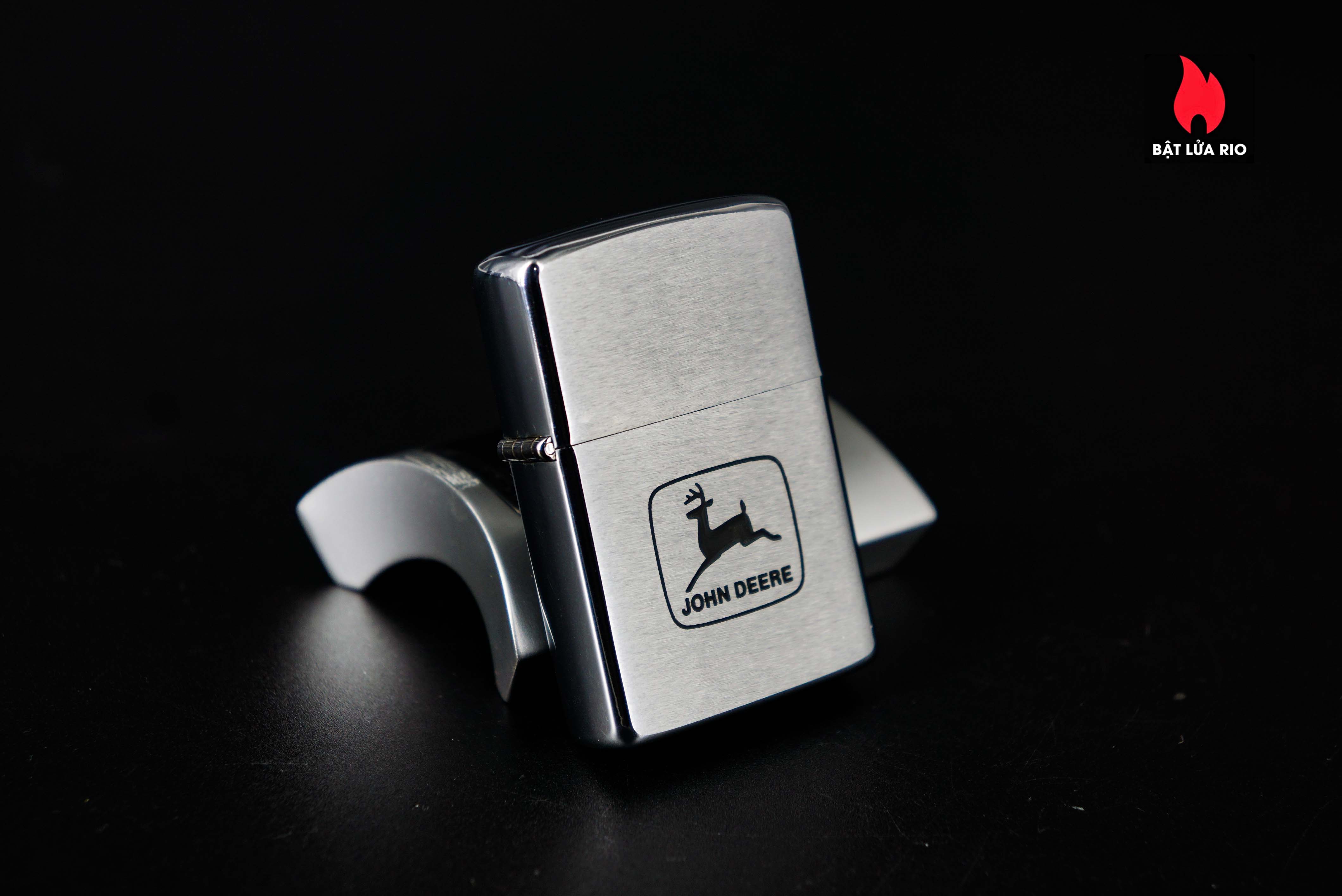 Zippo Xưa 1979 – John Deere 34 Zippo Xưa 1979 – John Deere 2