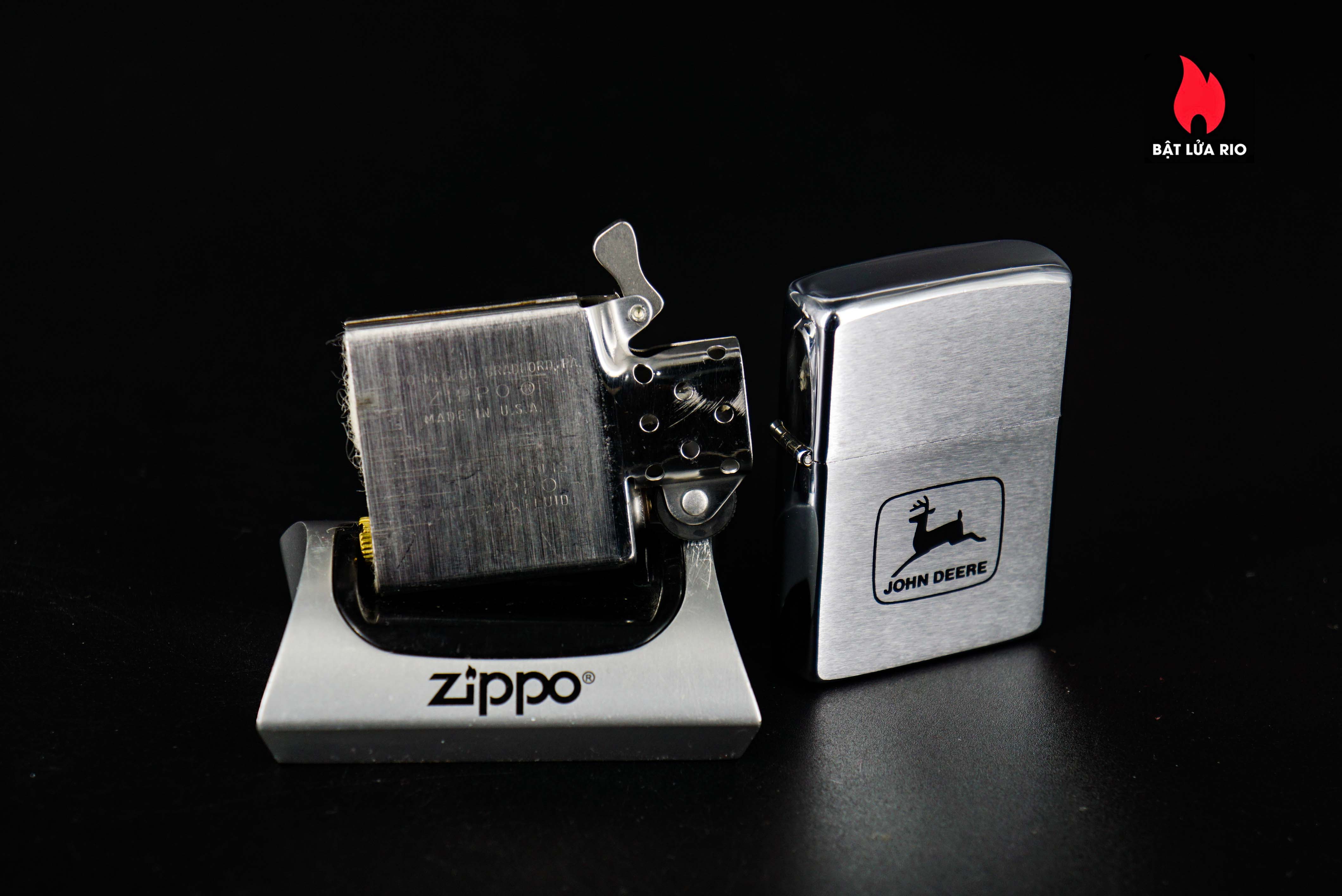 Zippo Xưa 1979 – John Deere 33 Zippo Xưa 1979 – John Deere 3