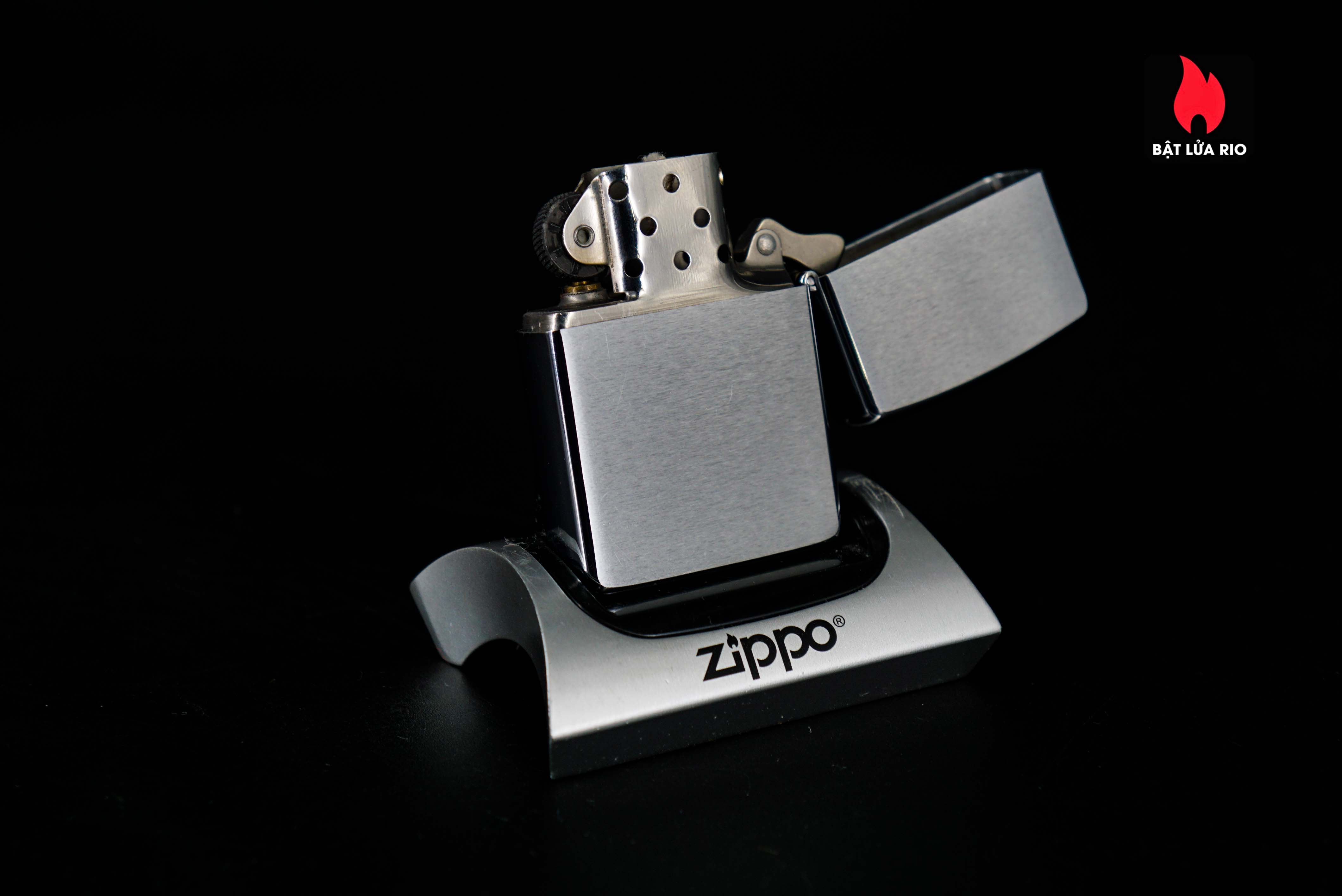 Zippo Xưa 1979 – Officials’ Football Hand Signals 8