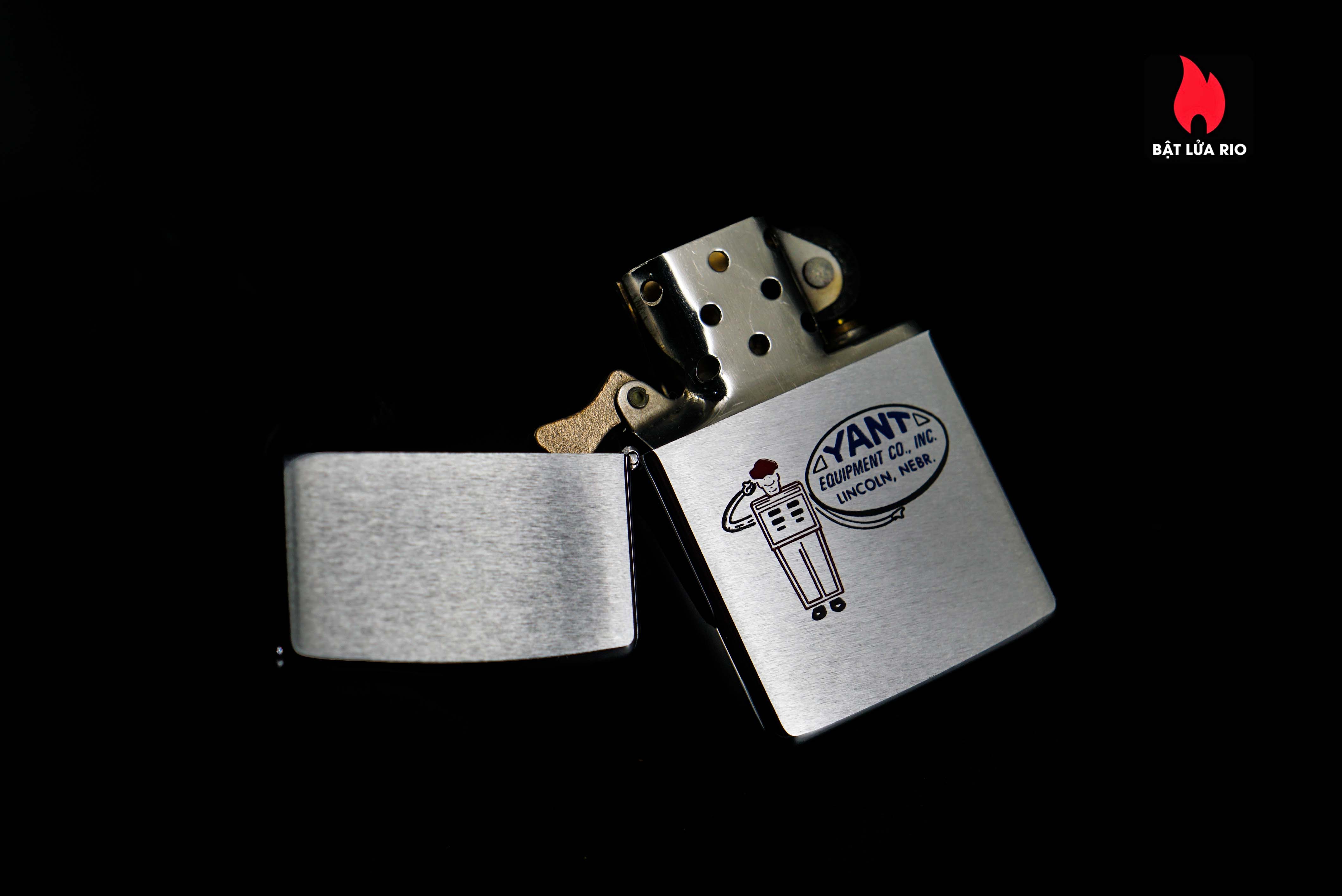 Zippo Xưa 1979 – Yant Equipment Co 5