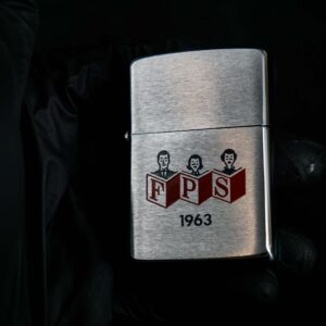 Zippo Xưa 1962 – Zippo With A Family Reading And "FPS" 12