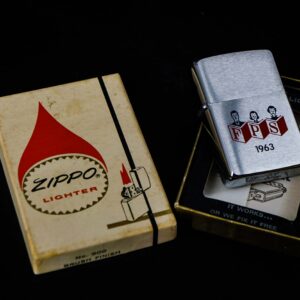 Zippo Xưa 1962 – Zippo With A Family Reading And "FPS" 2