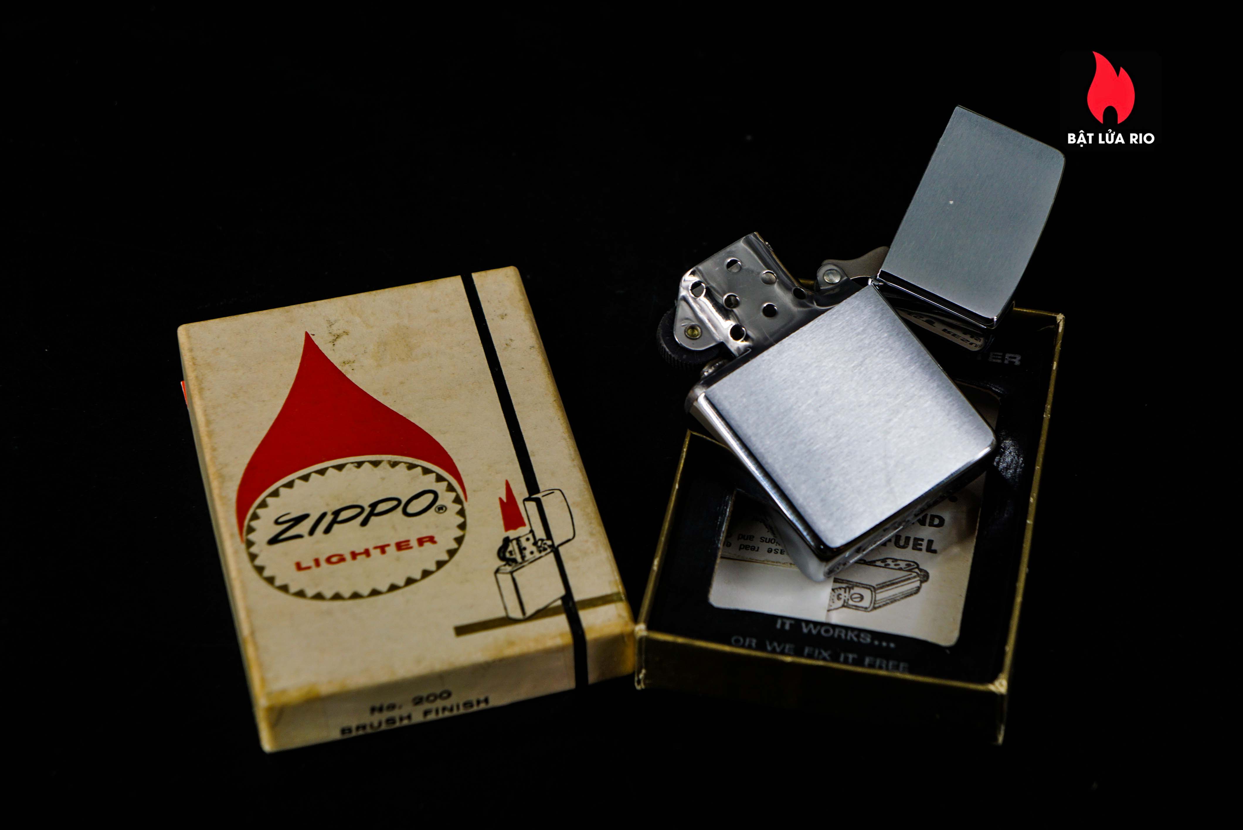 Zippo Xưa 1962 – Zippo With A Family Reading And "FPS" 4